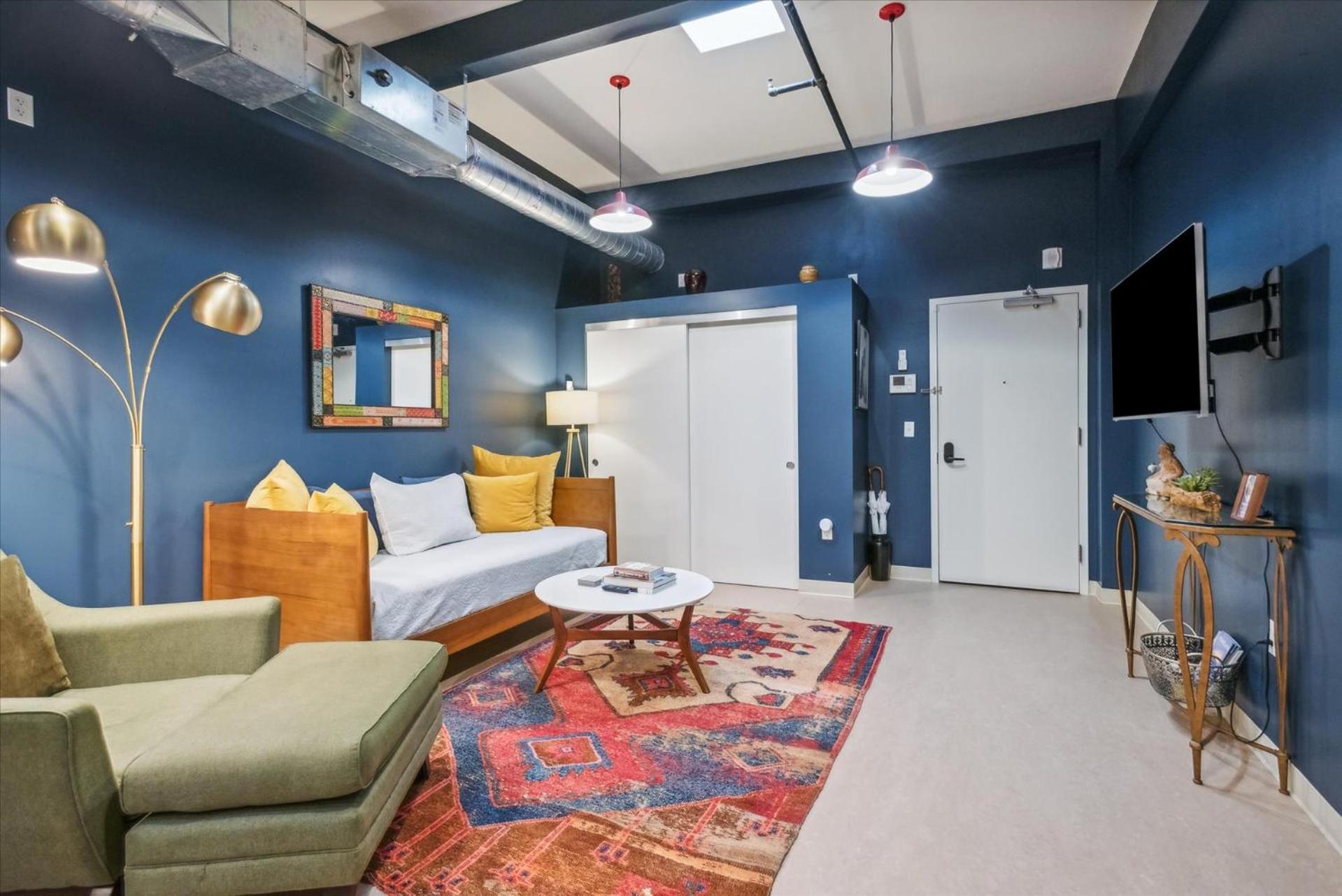 VioletSuitesPDX Boutique Hotel photo 35