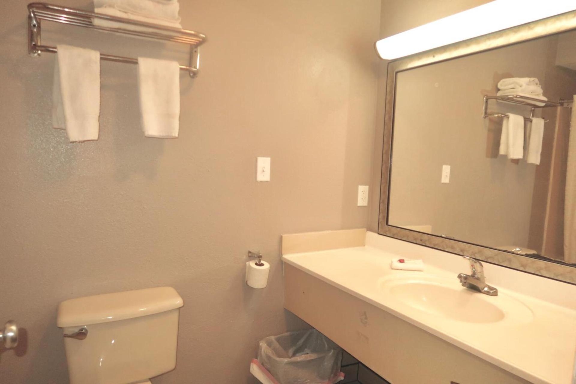 Studio 6 Suites Elkhart, IN photo 23