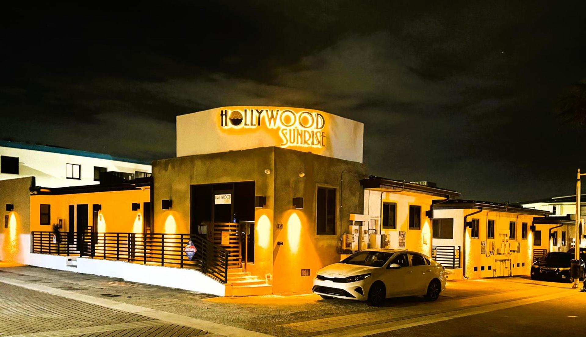 Hollywood Sunrise photo 33