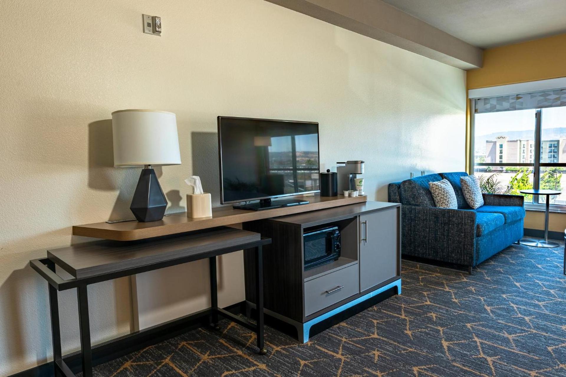 Holiday Inn & Suites Oakland - Airport by IHG photo 50