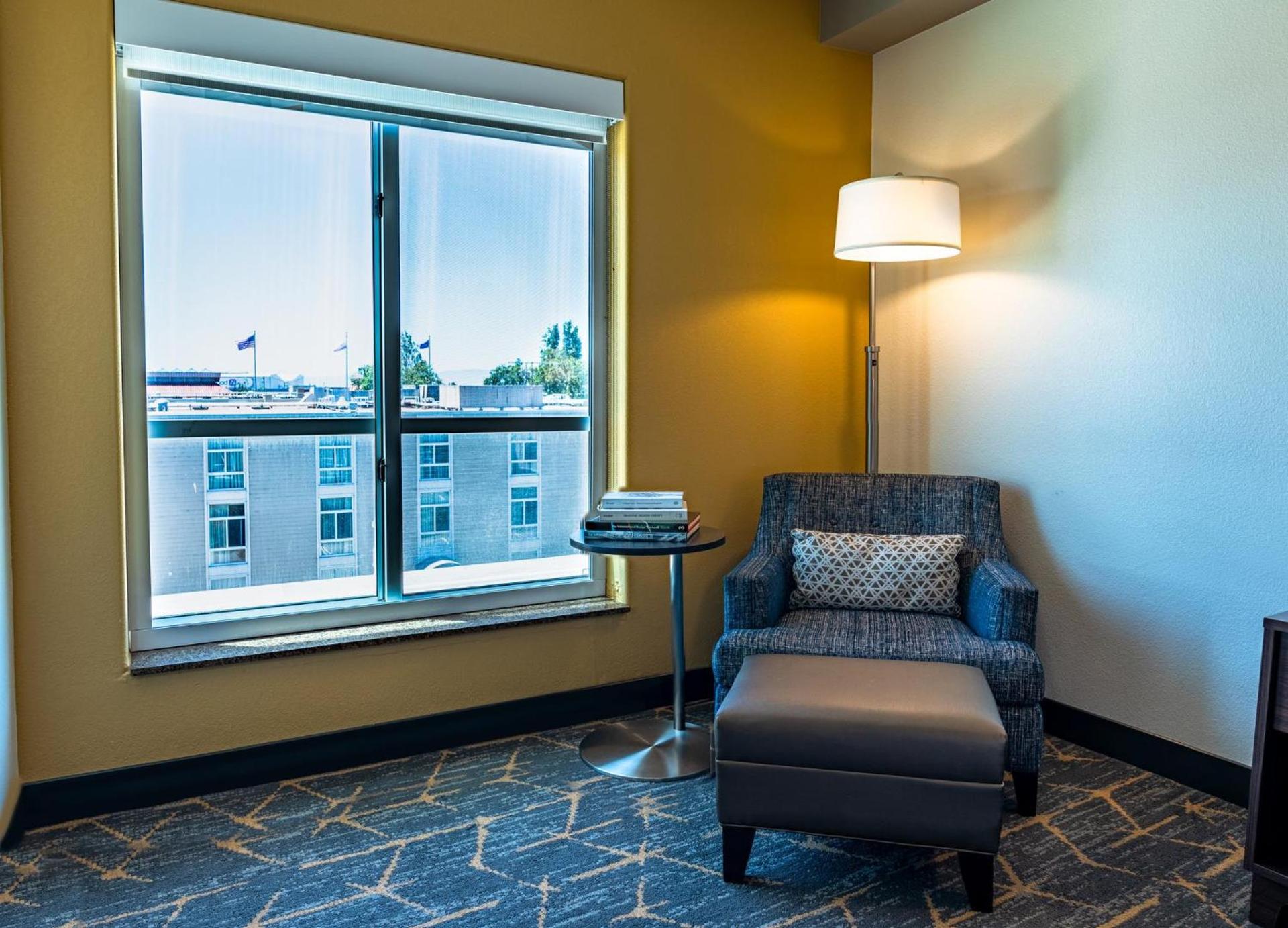 Holiday Inn & Suites Oakland - Airport by IHG photo 53