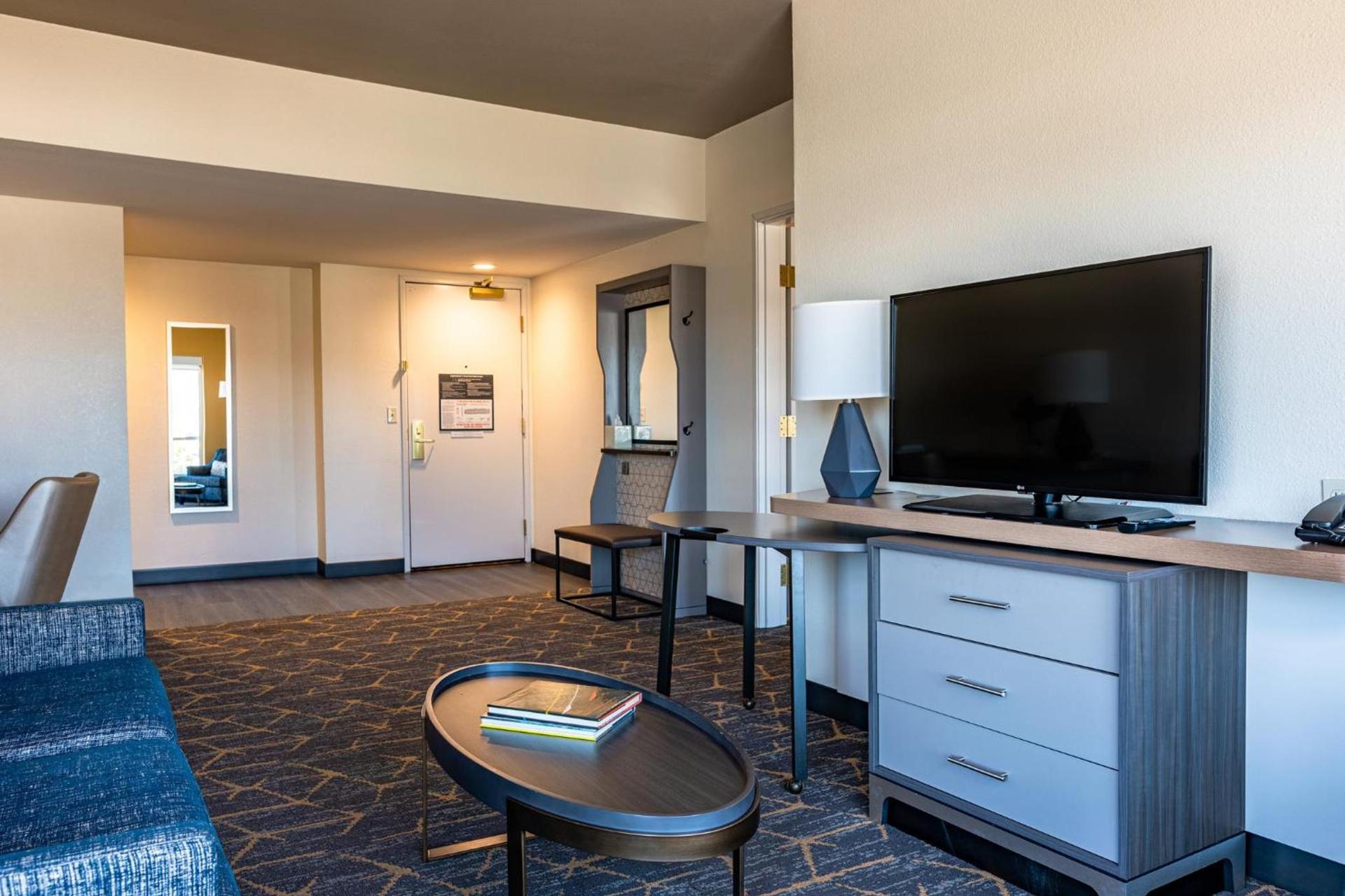 Holiday Inn & Suites Oakland - Airport by IHG photo 60