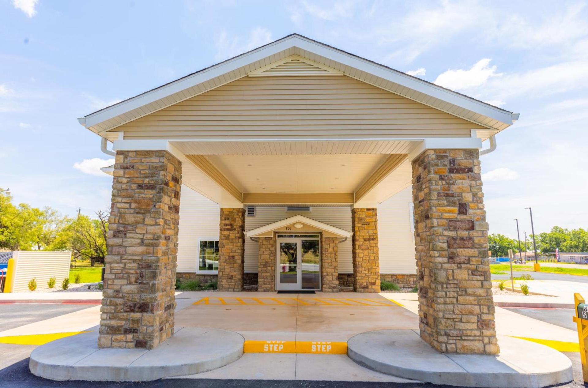 Cobblestone Inn & Suites - Winters photo 3