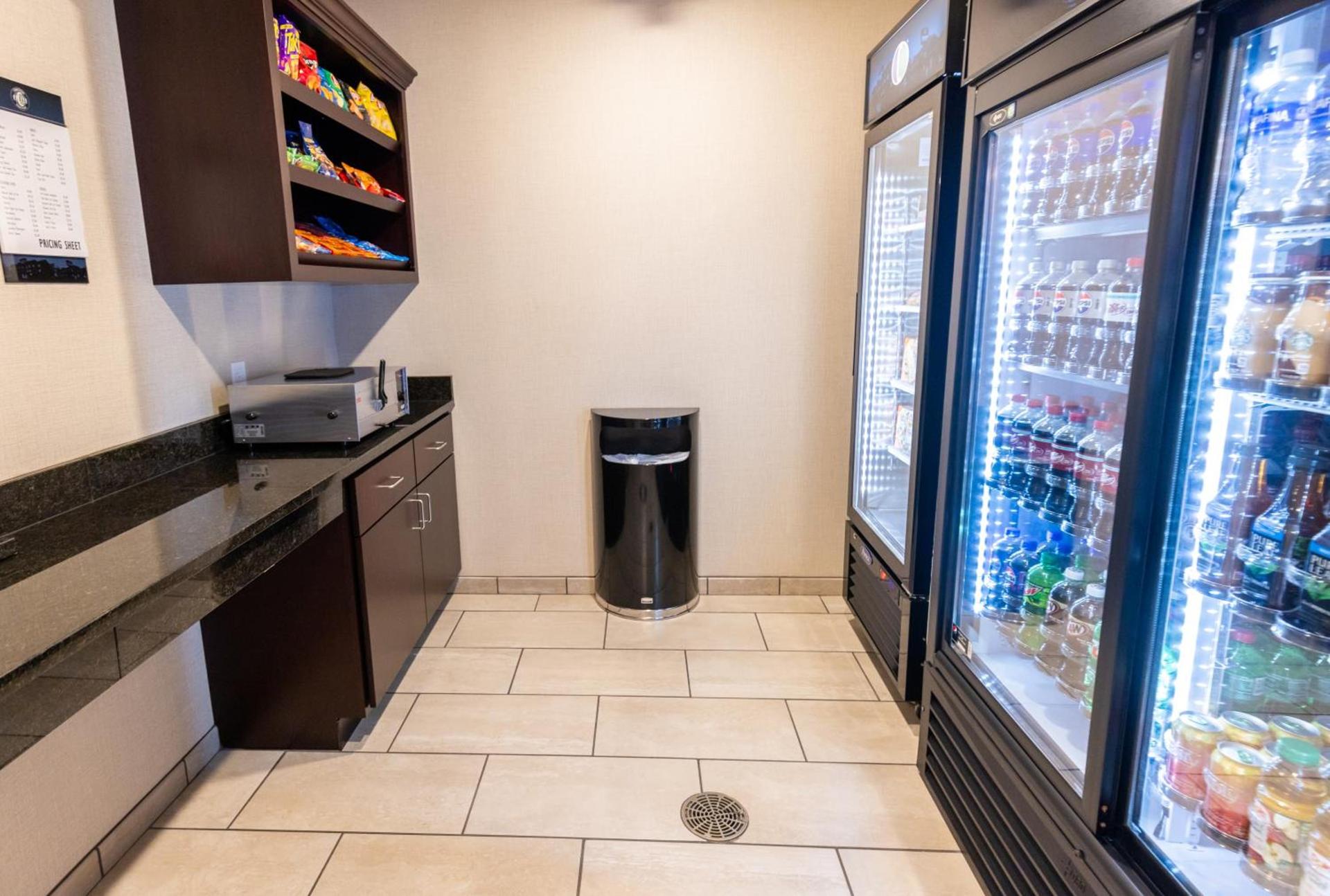 Cobblestone Inn & Suites - Winters photo 27