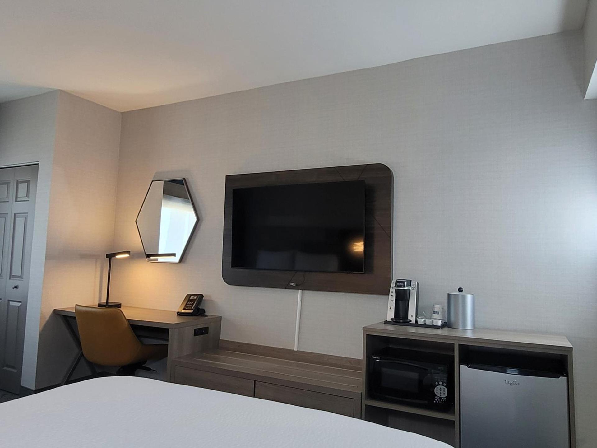 Holiday Inn Express San Diego South - Chula Vista by IHG photo 61