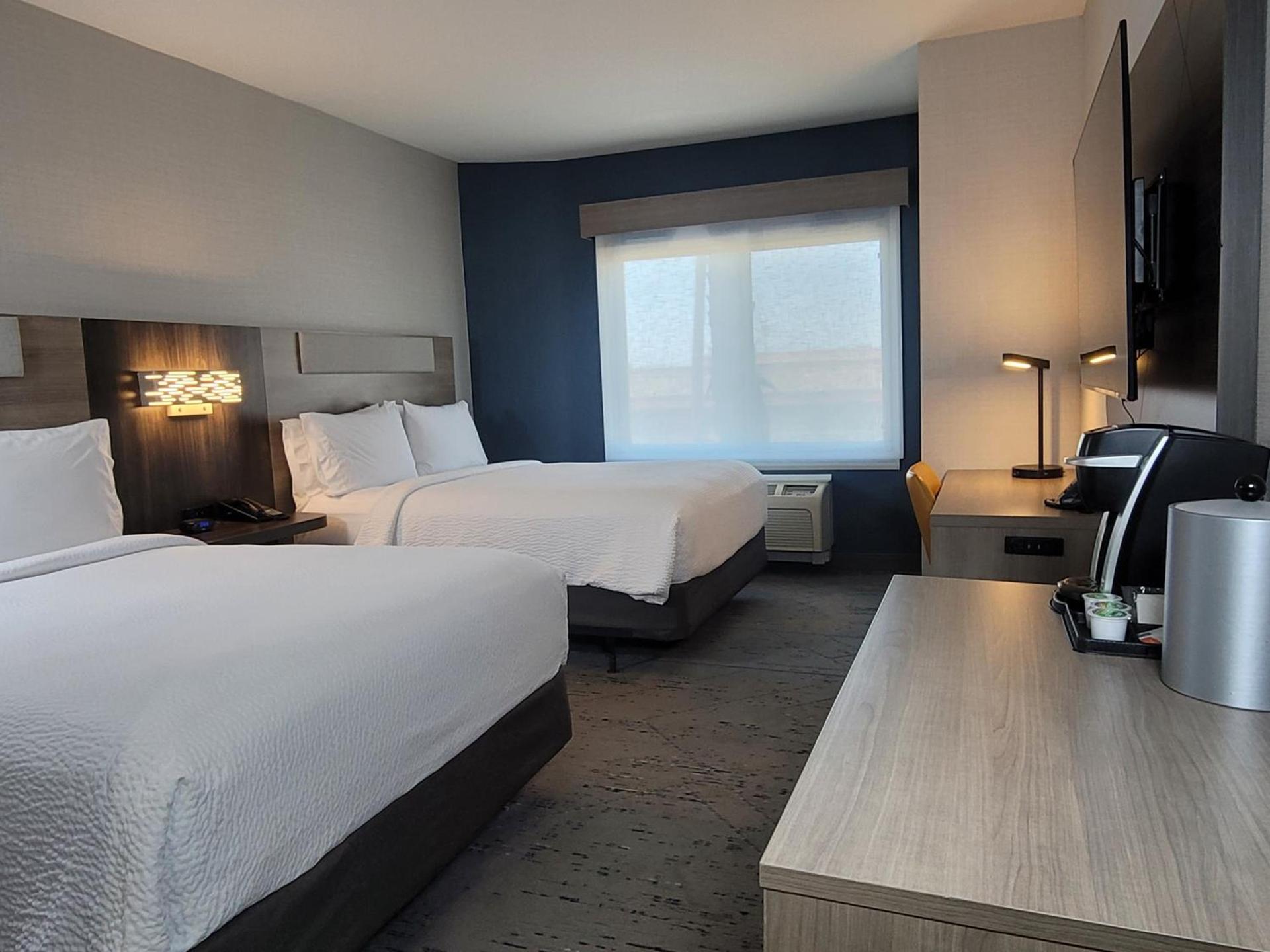Holiday Inn Express San Diego South - Chula Vista by IHG photo 65