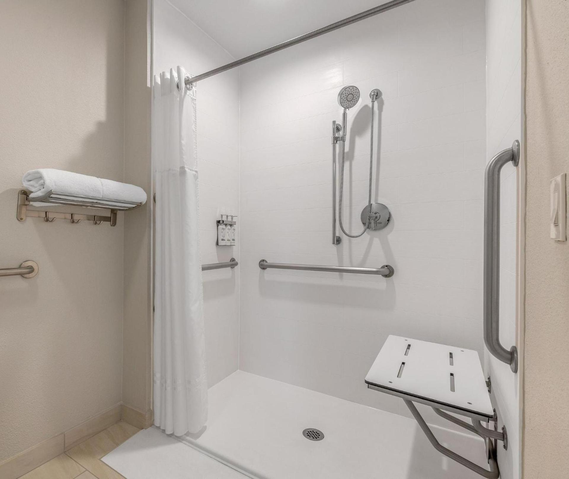 Holiday Inn Express San Diego - Sorrento Valley by IHG photo 37