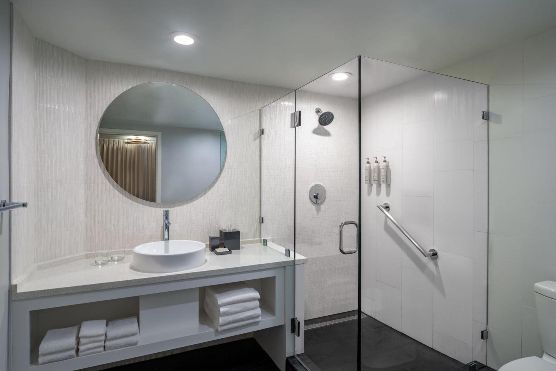Renaissance Orlando Resort - Disney Springs Area - Free Shuttle to Disney Parks & Early Entry Benefits photo 51