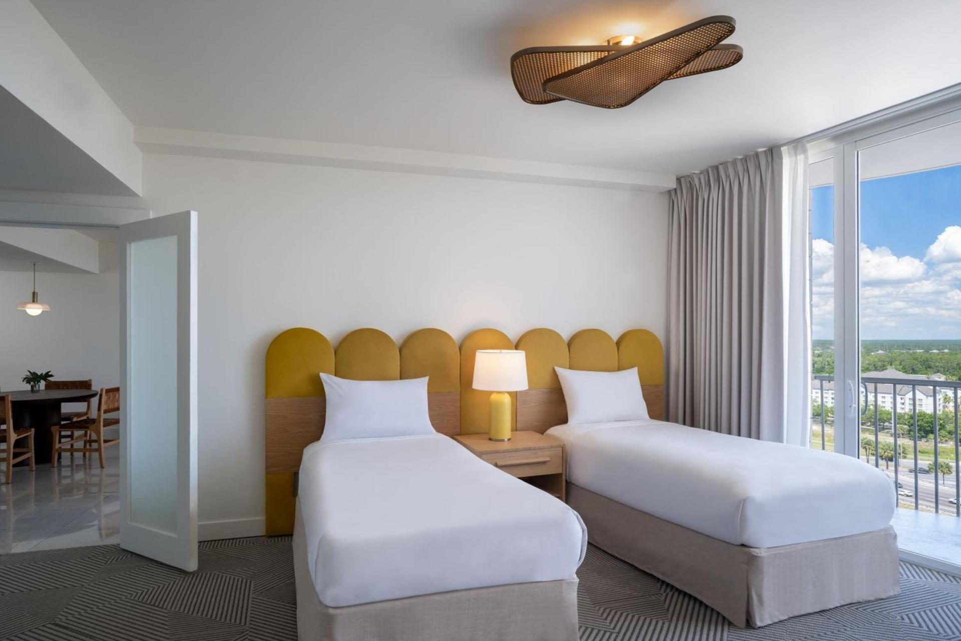 Renaissance Orlando Resort - Disney Springs Area - Free Shuttle to Disney Parks & Early Entry Benefits photo 10
