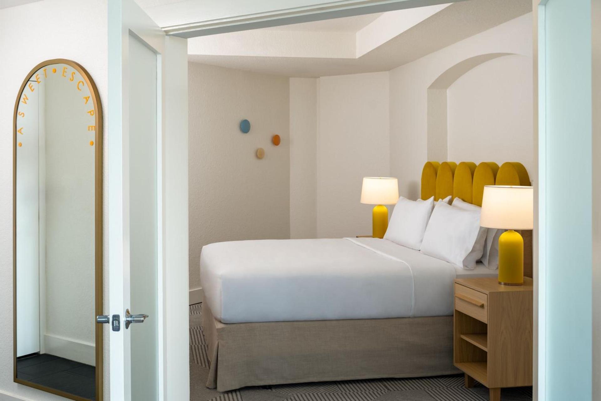 Renaissance Orlando Resort - Disney Springs Area - Free Shuttle to Disney Parks & Early Entry Benefits photo 22