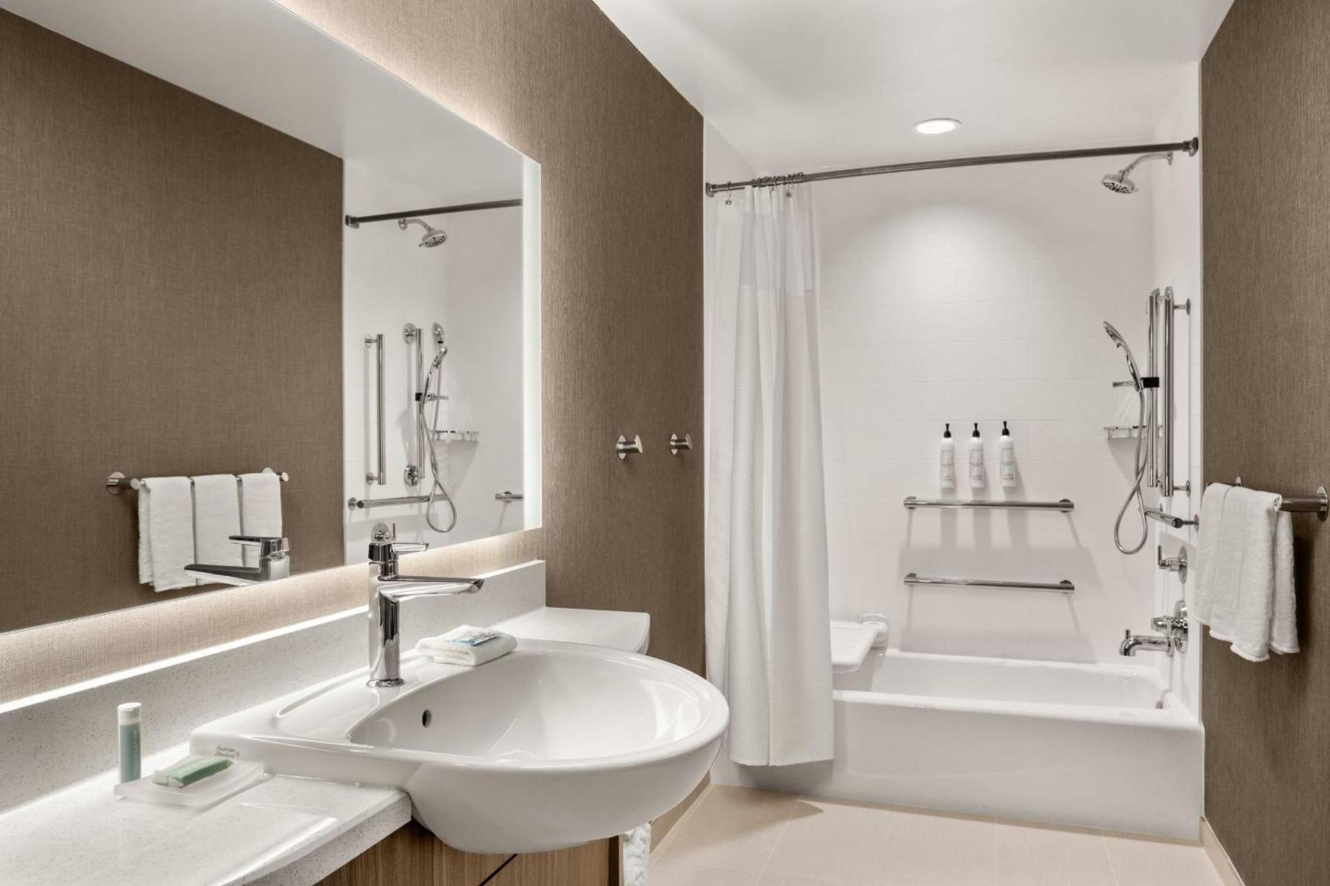 SpringHill Suites by Marriott Menomonee Falls photo 34