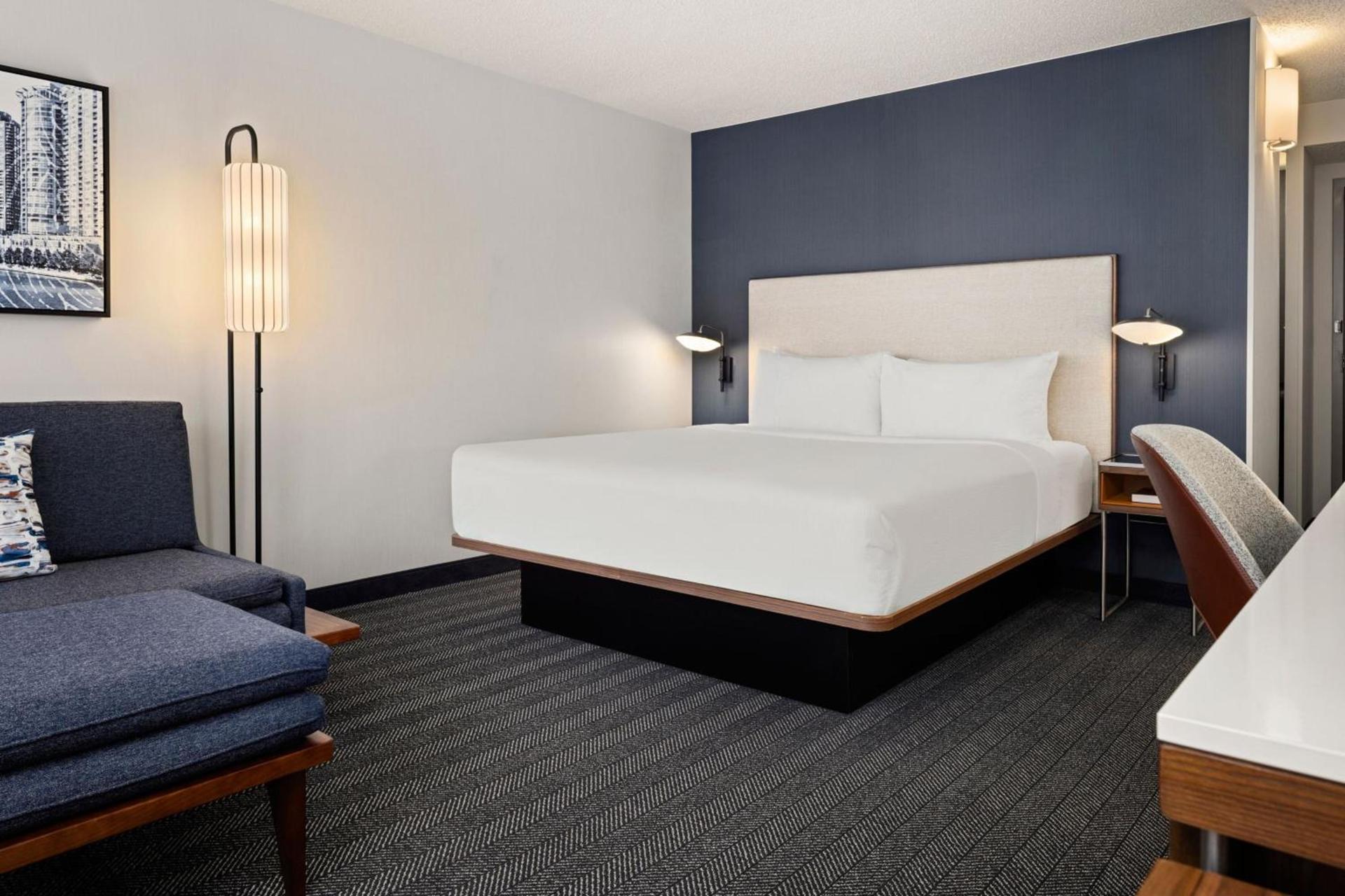Courtyard by Marriott Chicago Downtown/River North photo 25