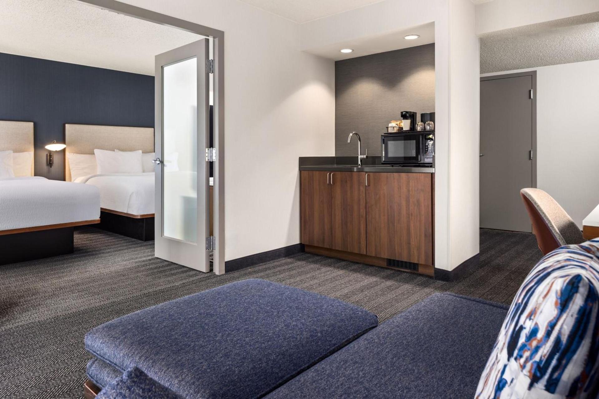 Courtyard by Marriott Chicago Downtown/River North photo 31