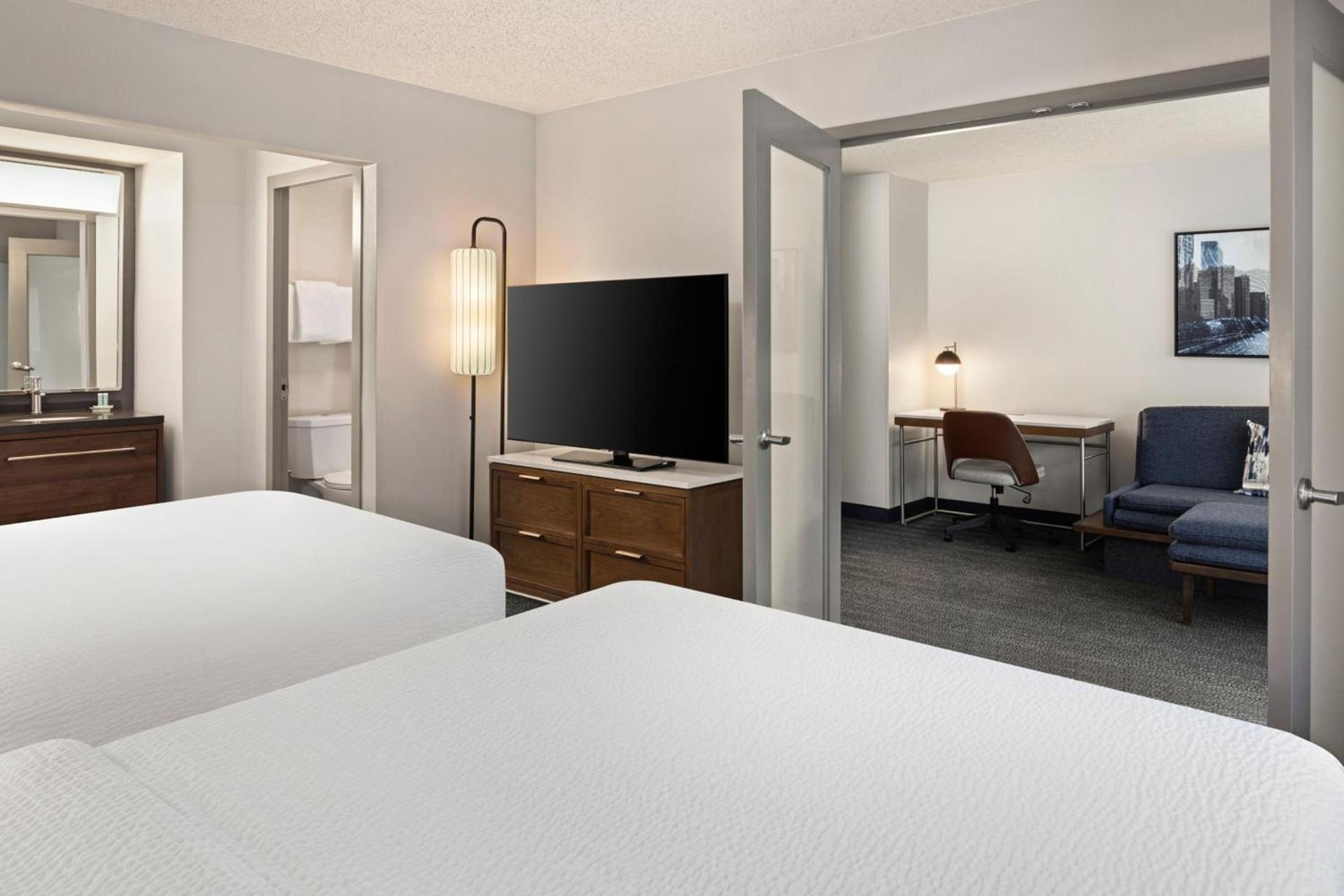 Courtyard by Marriott Chicago Downtown/River North photo 34