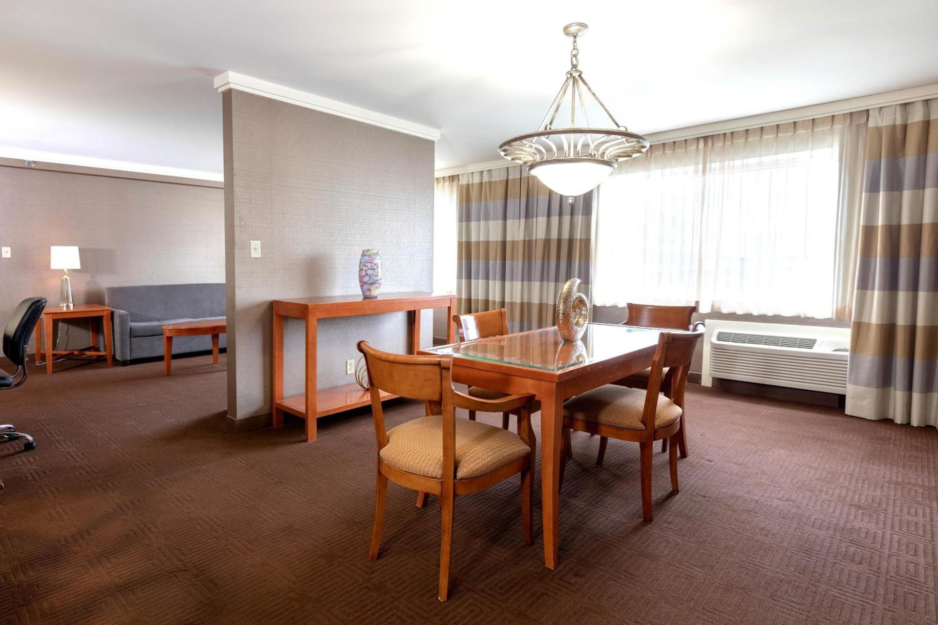 Sheraton Niagara Falls photo 23