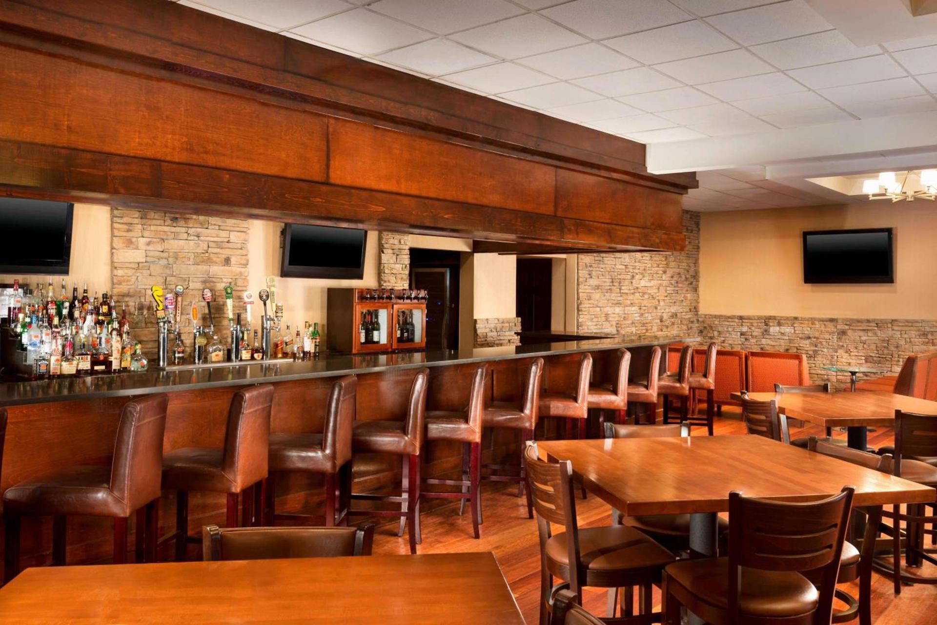 Four Points by Sheraton Asheville Downtown photo 9