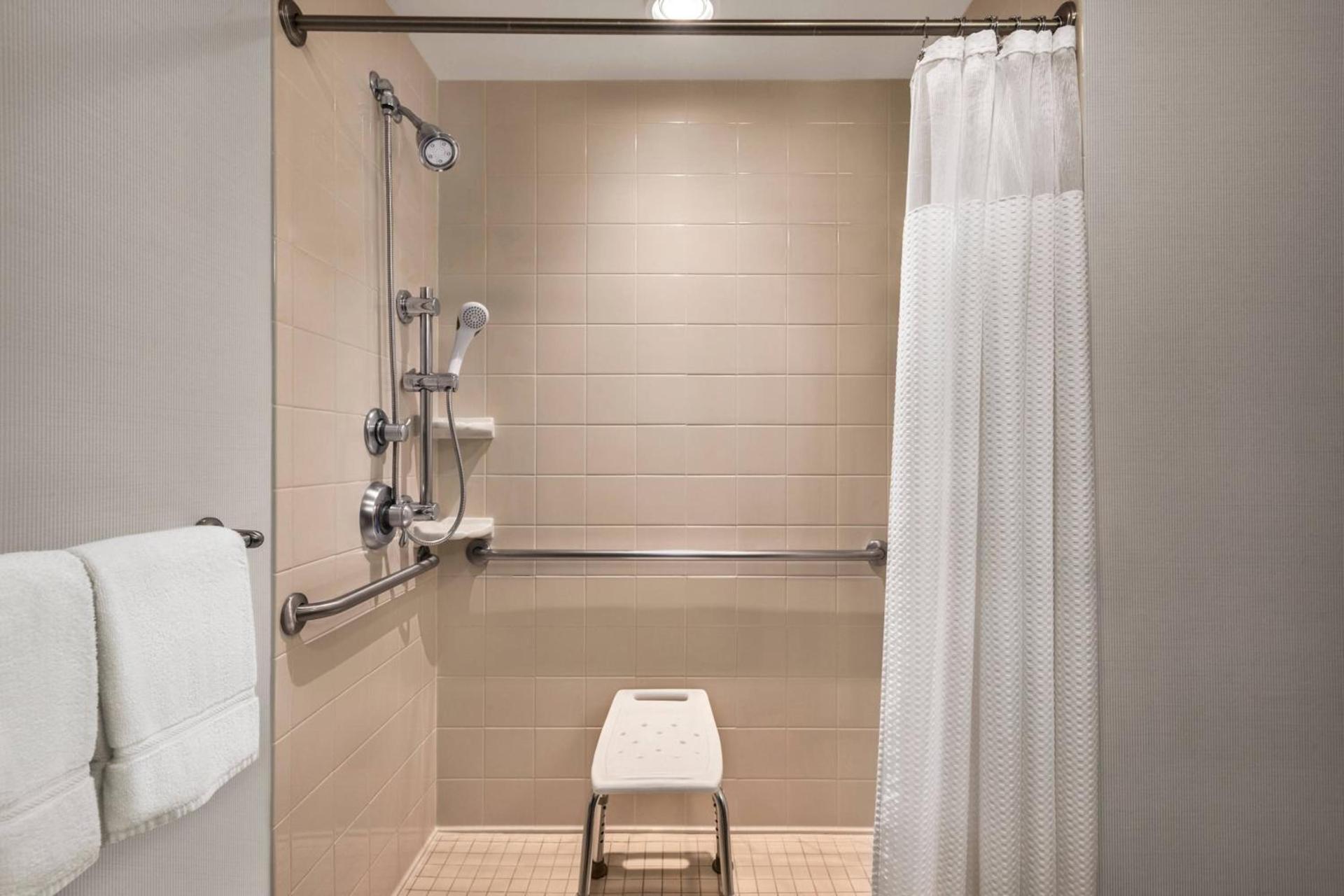 Courtyard by Marriott Madison West / Middleton photo 20