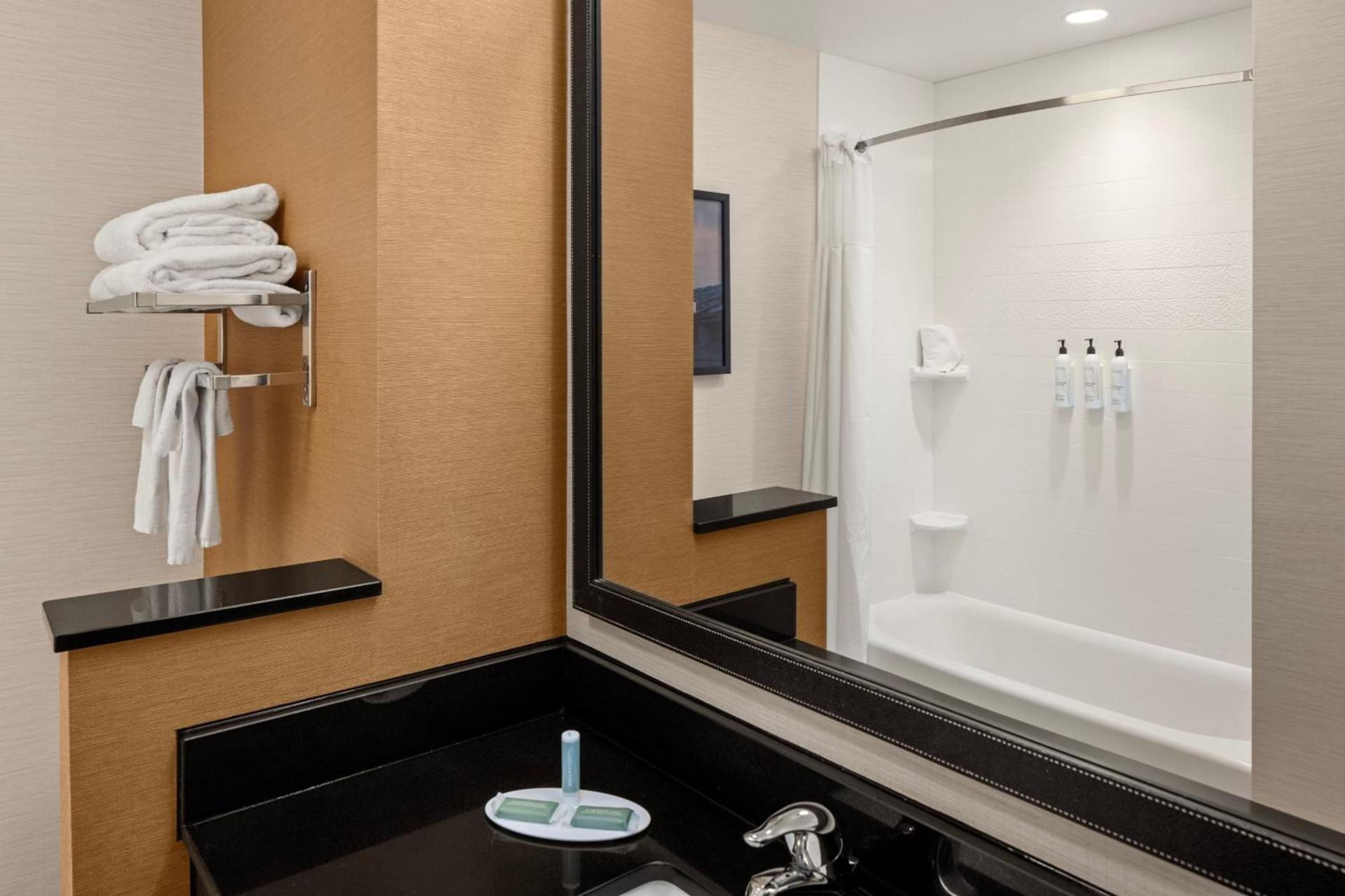 Fairfield Inn & Suites by Marriott Waterloo Cedar Falls photo 10