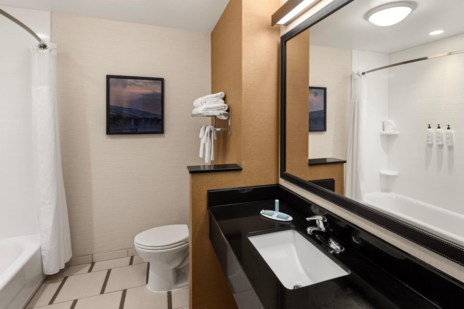 Fairfield Inn & Suites by Marriott Waterloo Cedar Falls photo 11