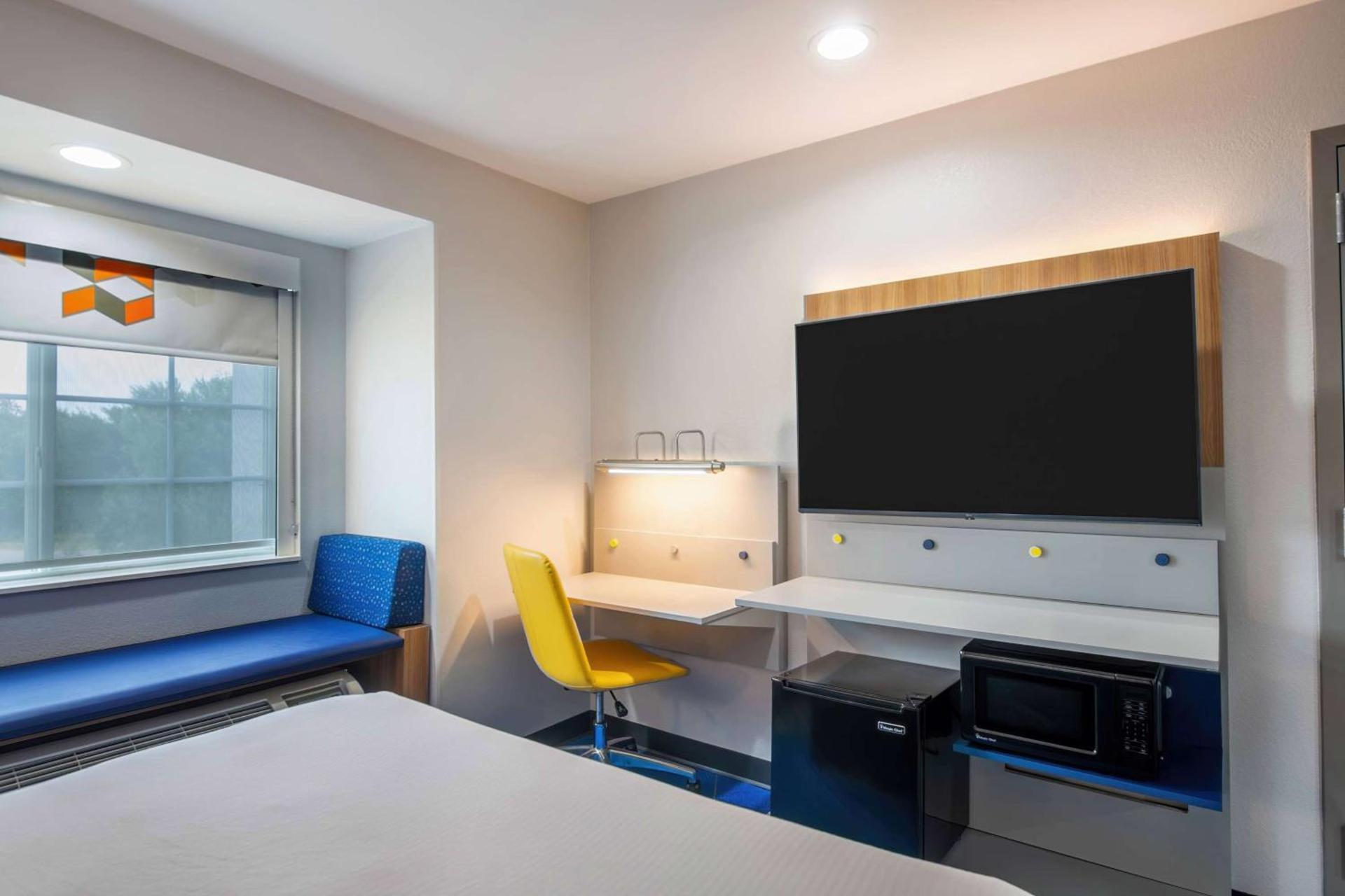 Microtel Inn and Suites by Wyndham Anderson SC photo 18
