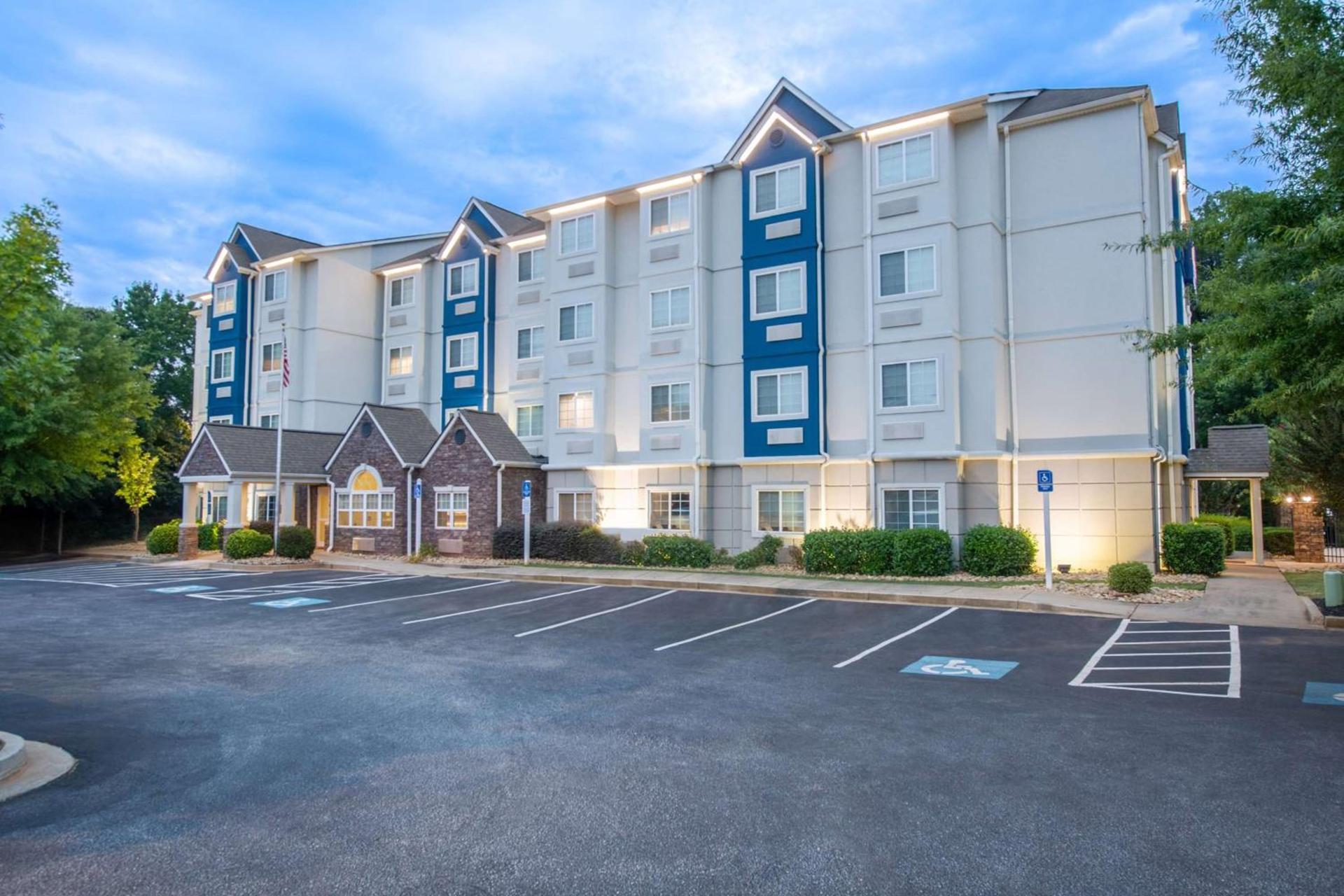 Microtel Inn and Suites by Wyndham Anderson SC photo 2