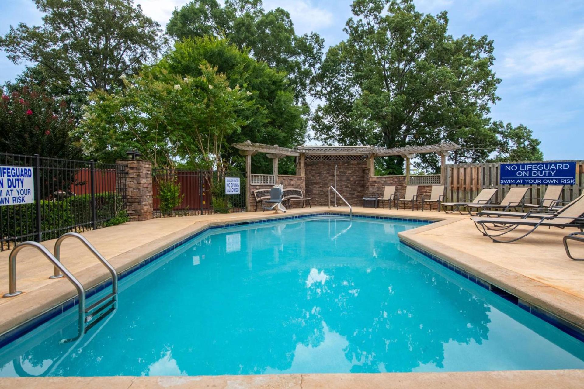 Microtel Inn and Suites by Wyndham Anderson SC photo 11