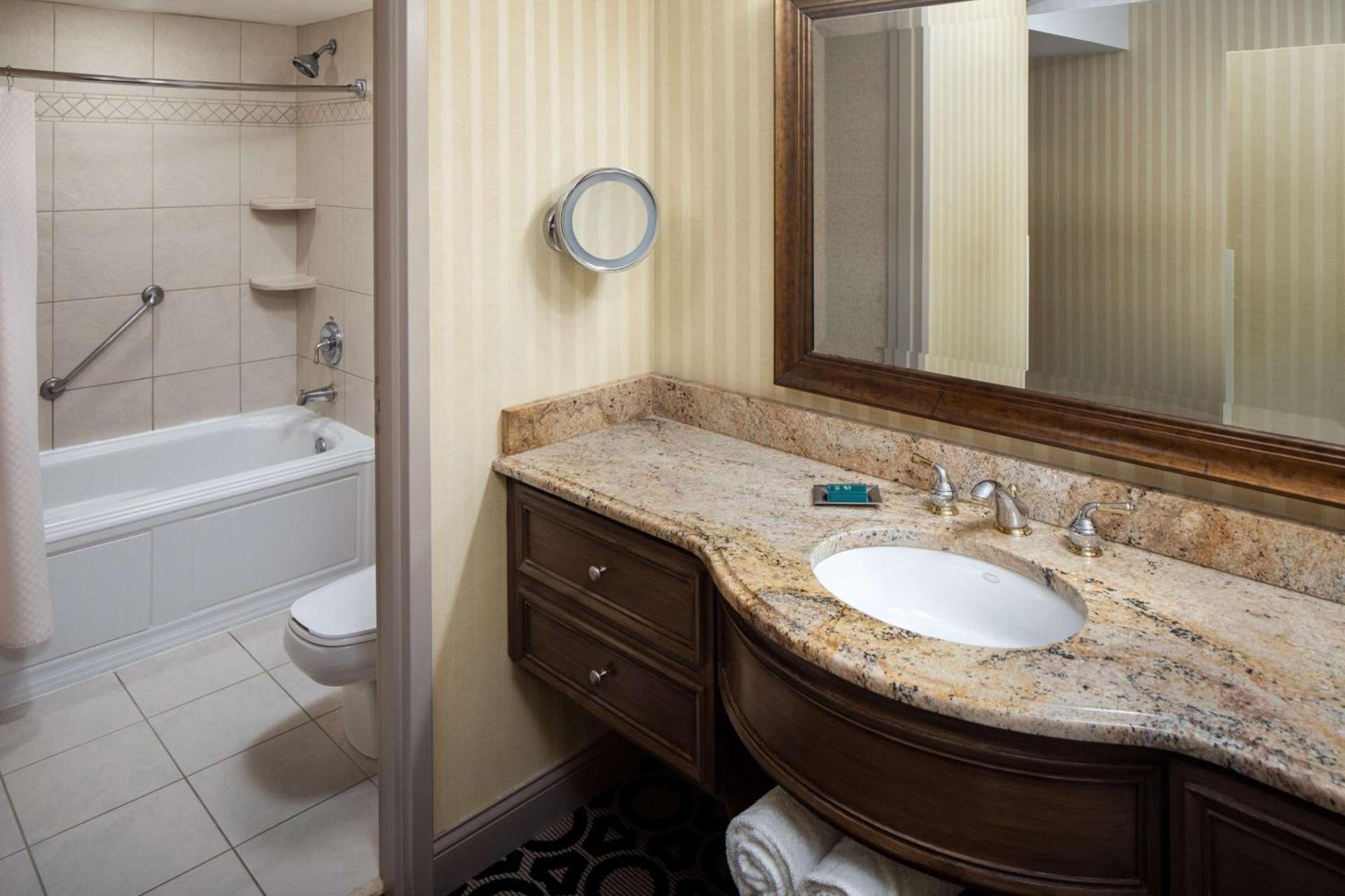 Hilton Chicago/Northbrook photo 53