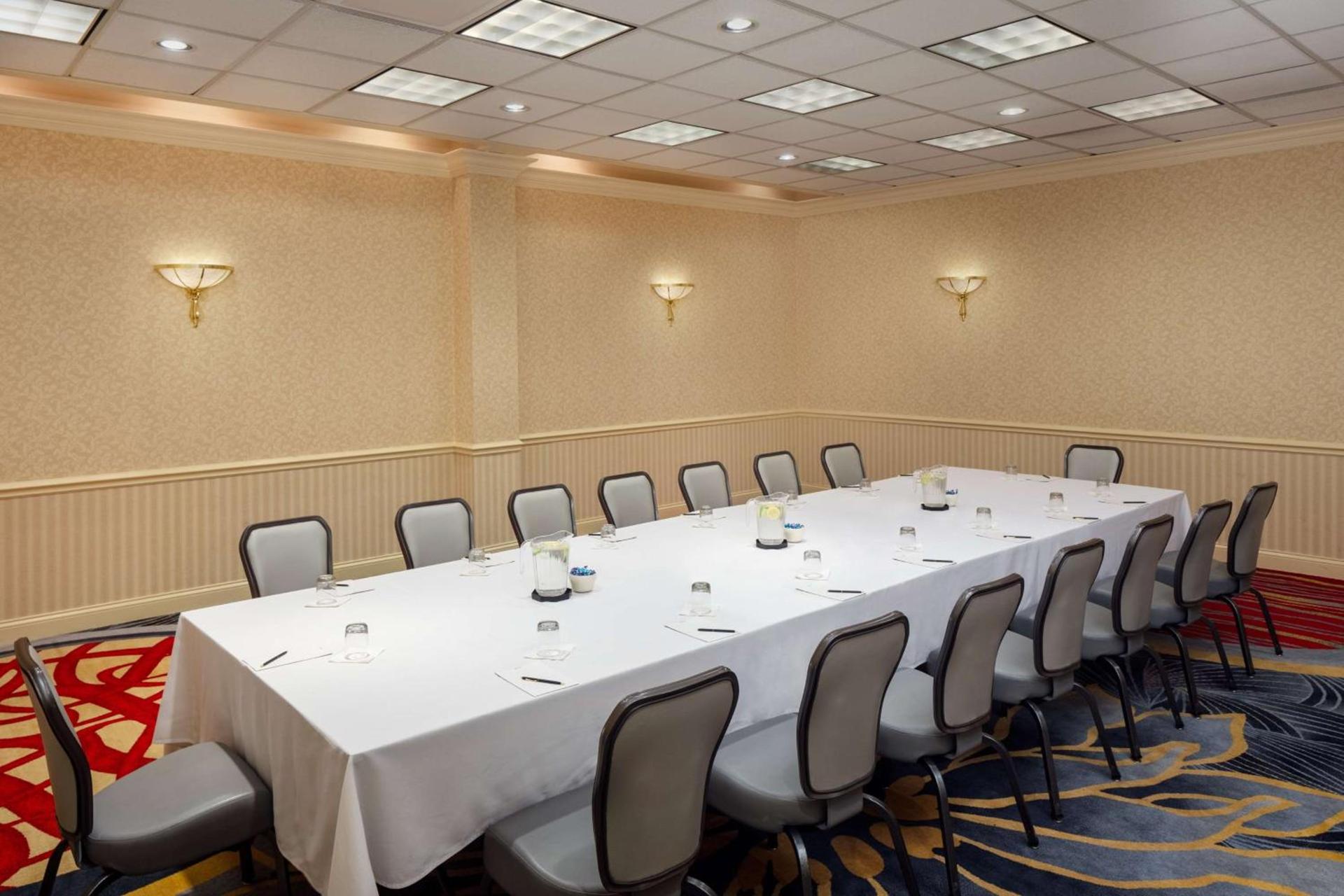Hilton Chicago/Northbrook photo 80