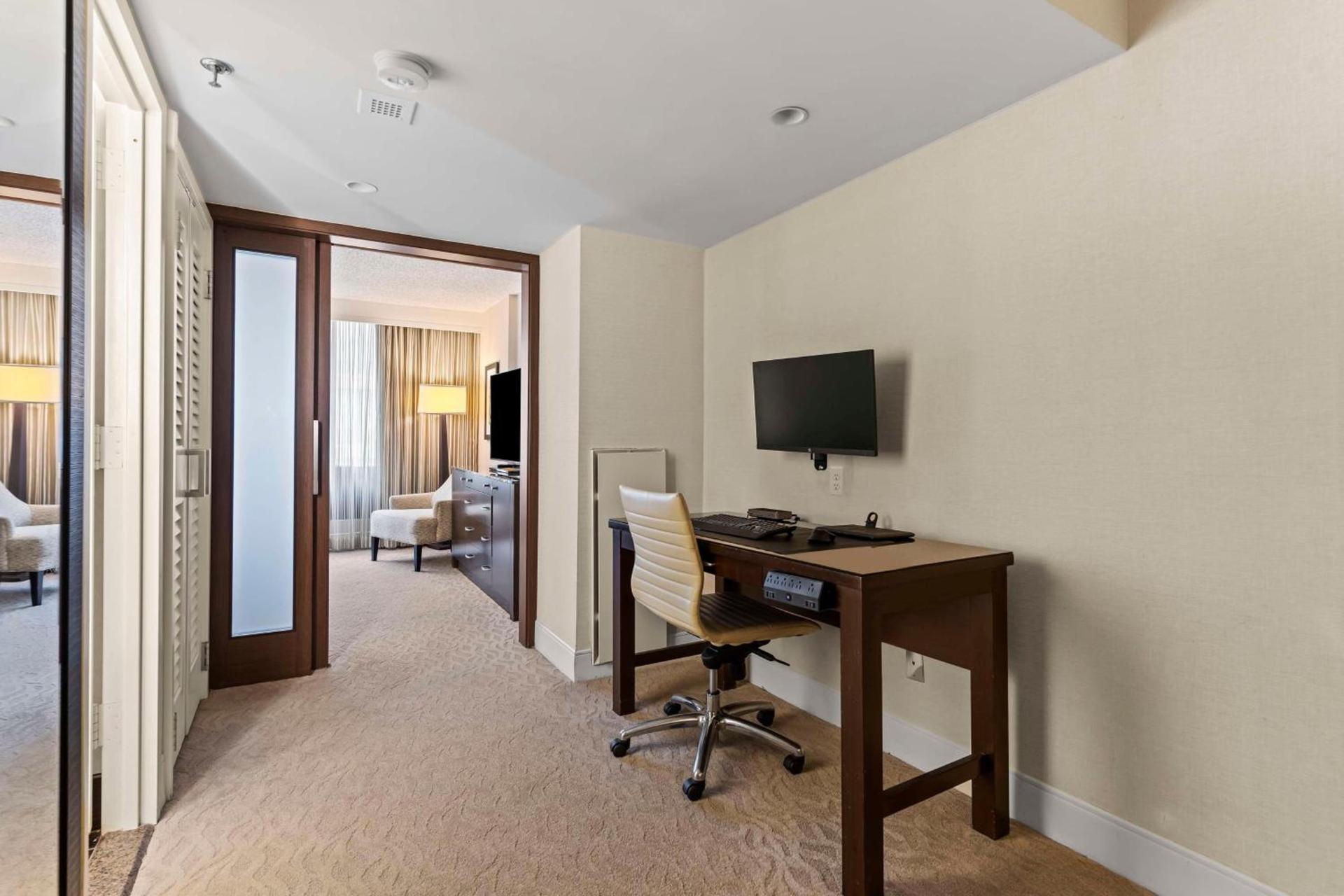 DoubleTree by Hilton Washington DC – Crystal City photo 48