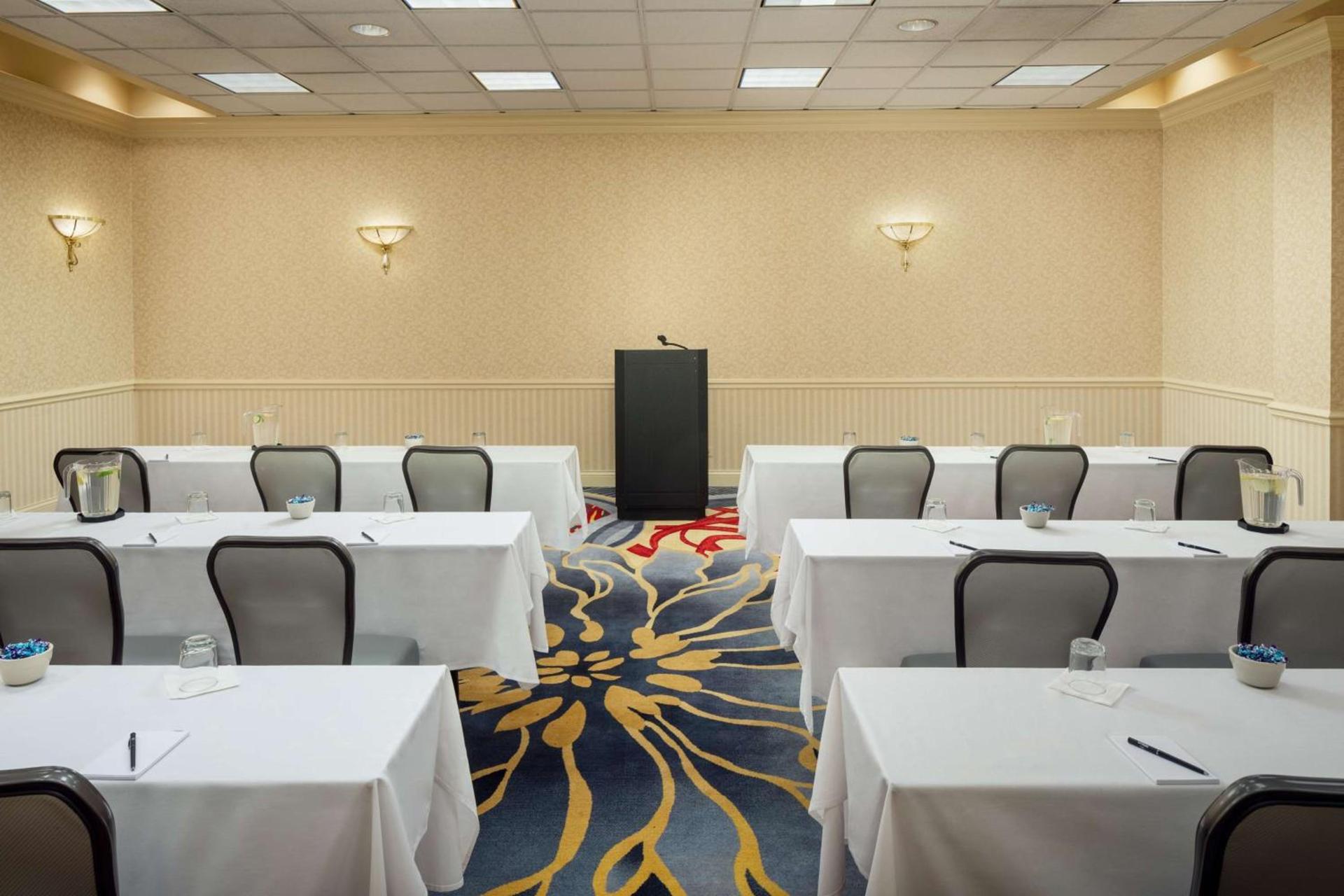 Hilton Chicago/Northbrook photo 88