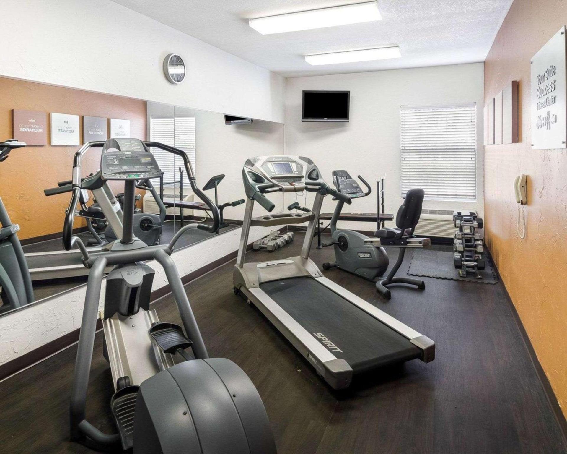 Quality Suites Irving-Las Colinas photo 26