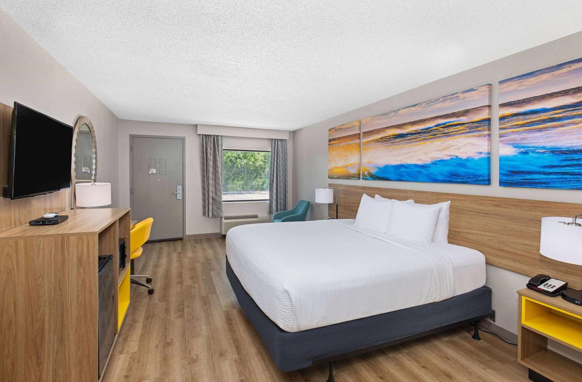 Days Inn by Wyndham St George photo 5