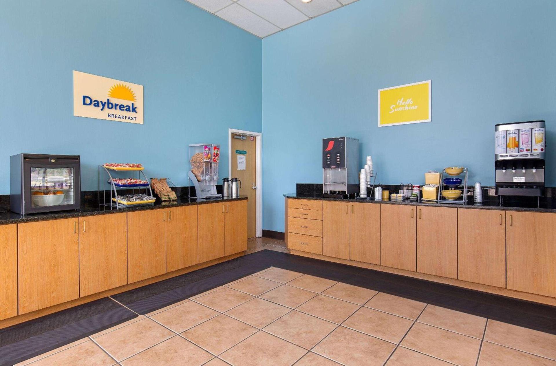 Days Inn by Wyndham St George photo 9