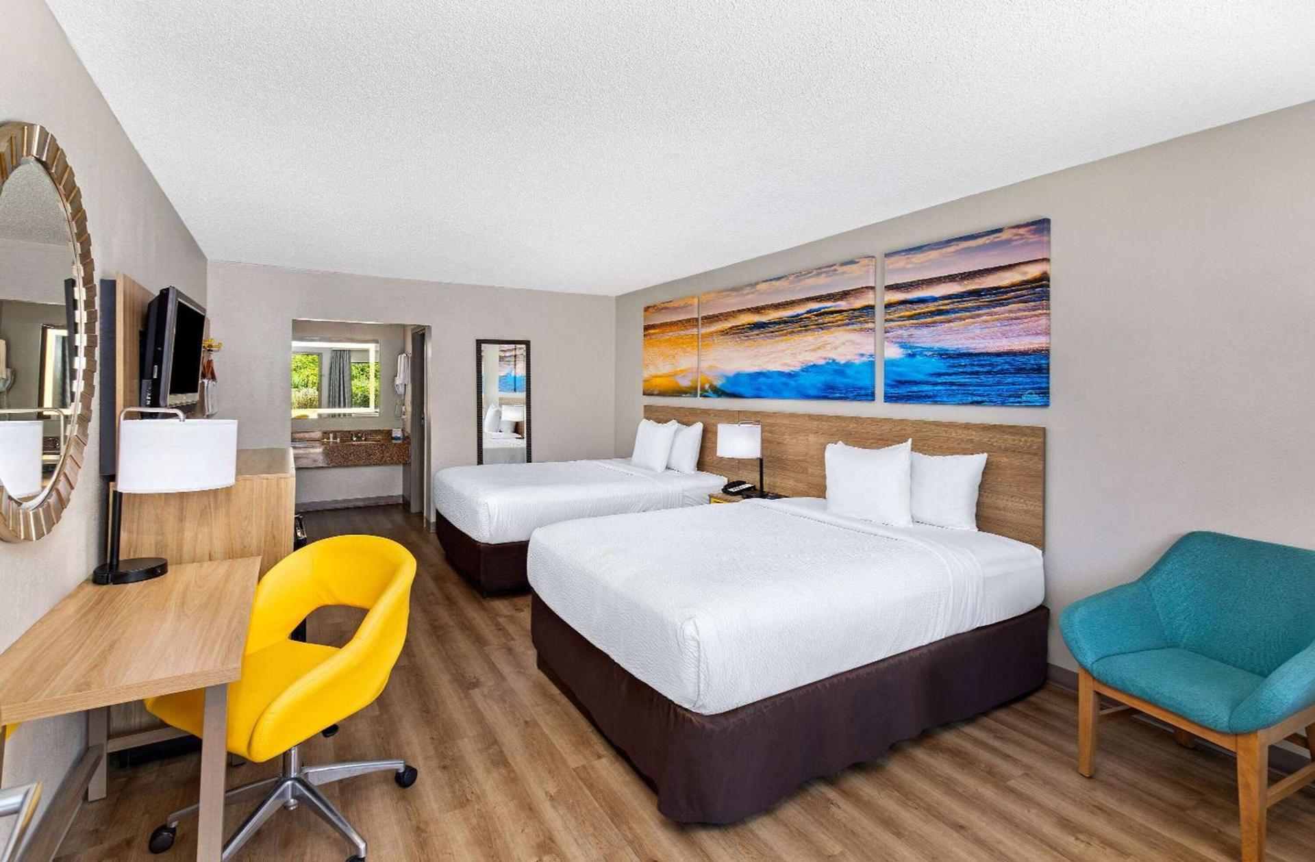 Days Inn by Wyndham St George photo 16
