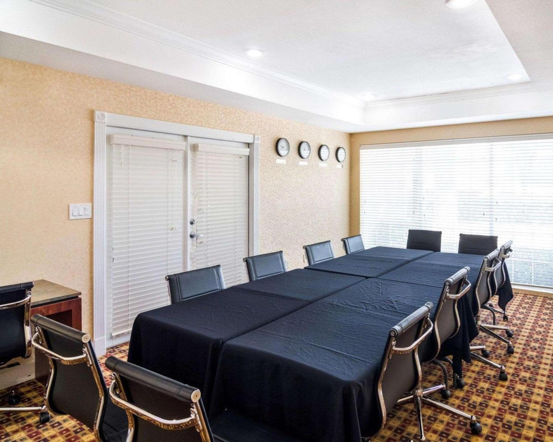 Quality Suites Irving-Las Colinas photo 30