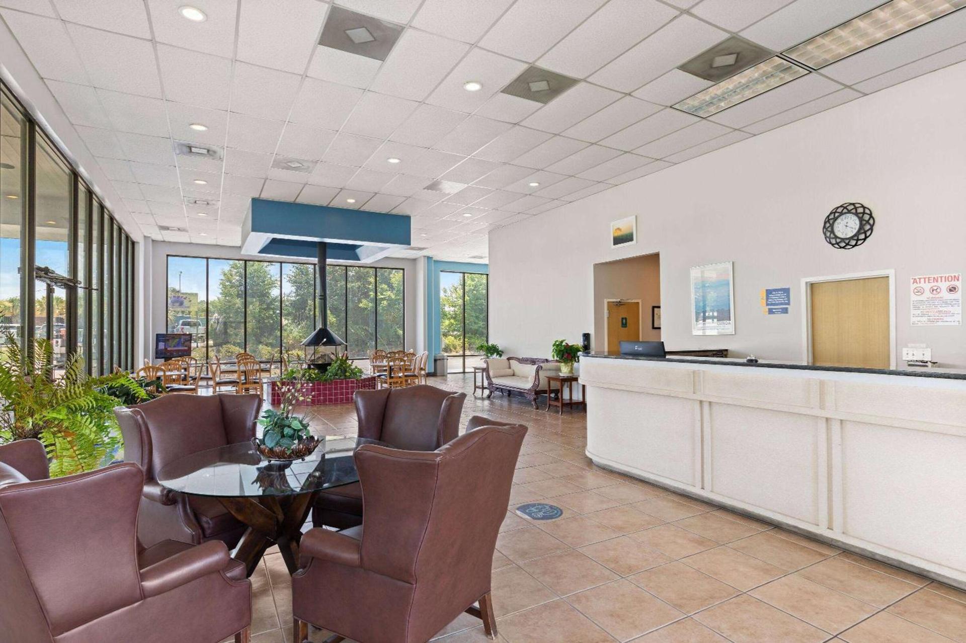 Days Inn by Wyndham St George photo 23