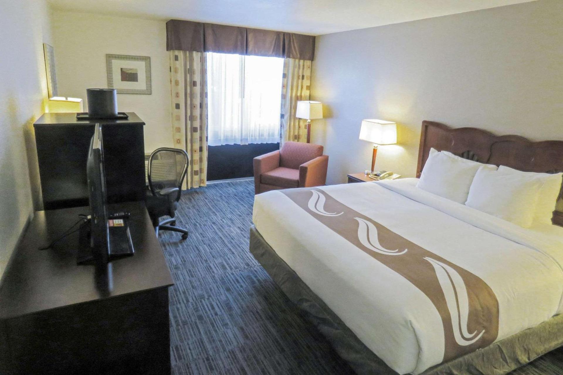 Quality Inn & Suites Everett photo 5