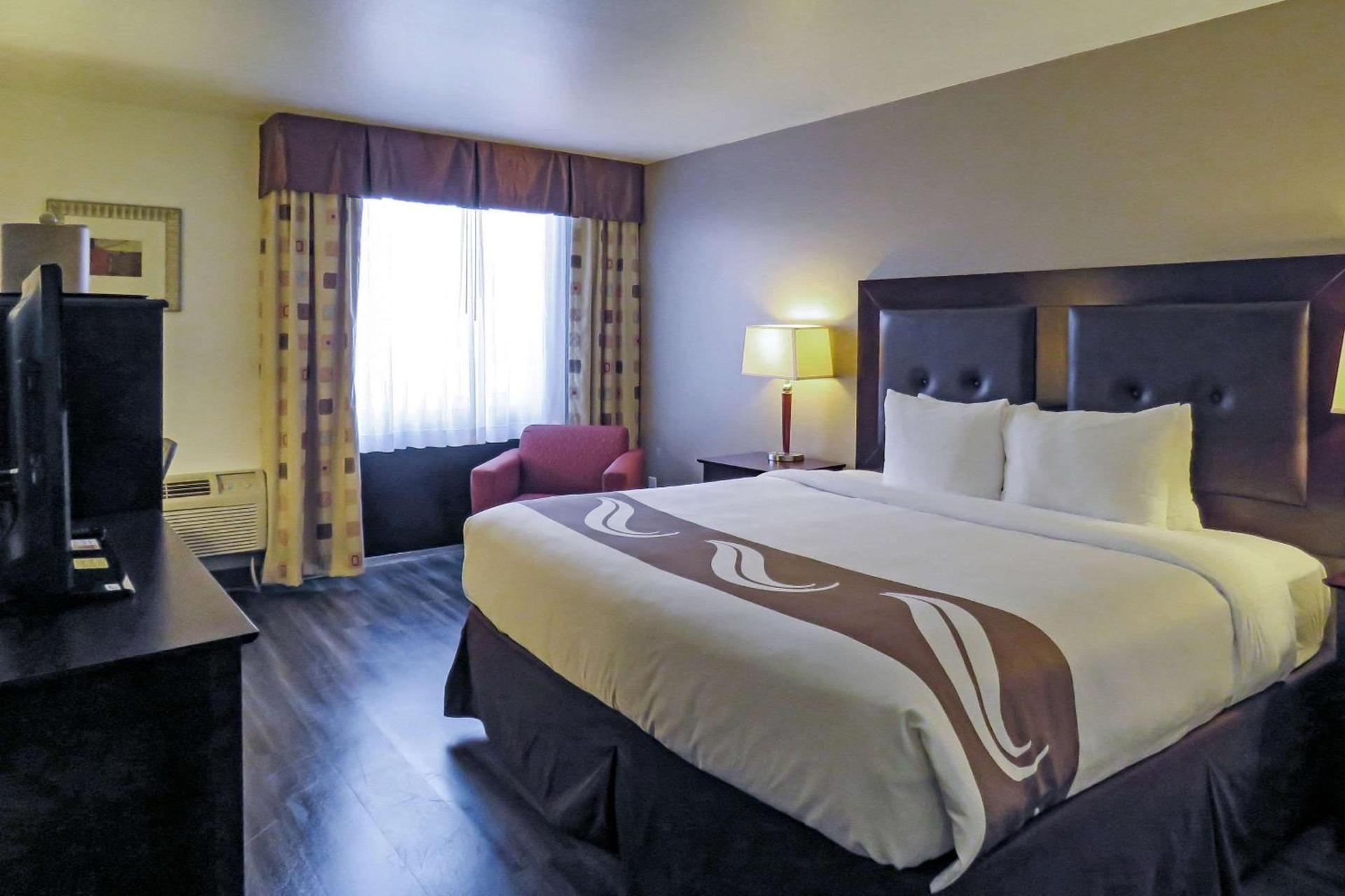 Quality Inn & Suites Everett photo 7