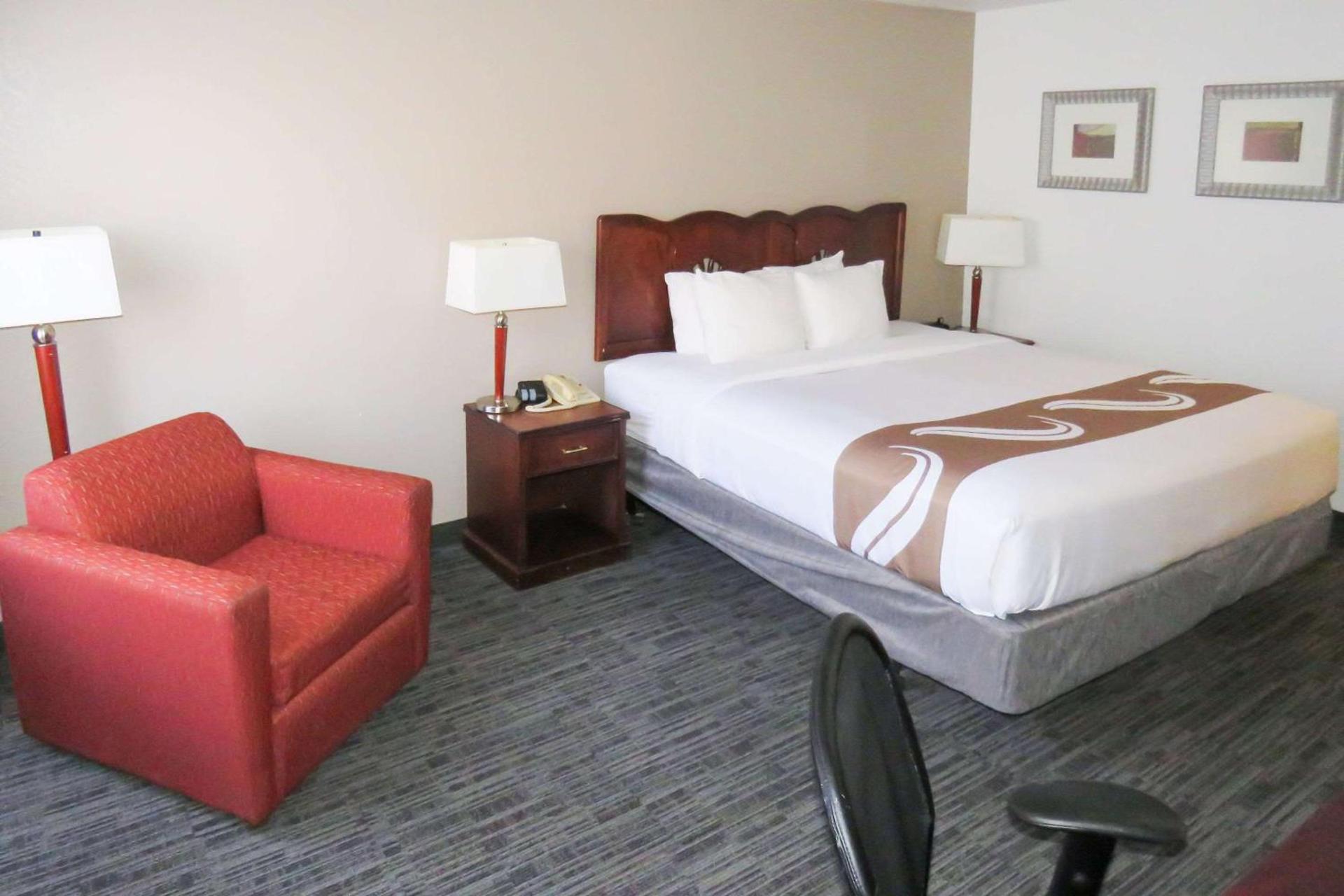 Quality Inn & Suites Everett photo 6