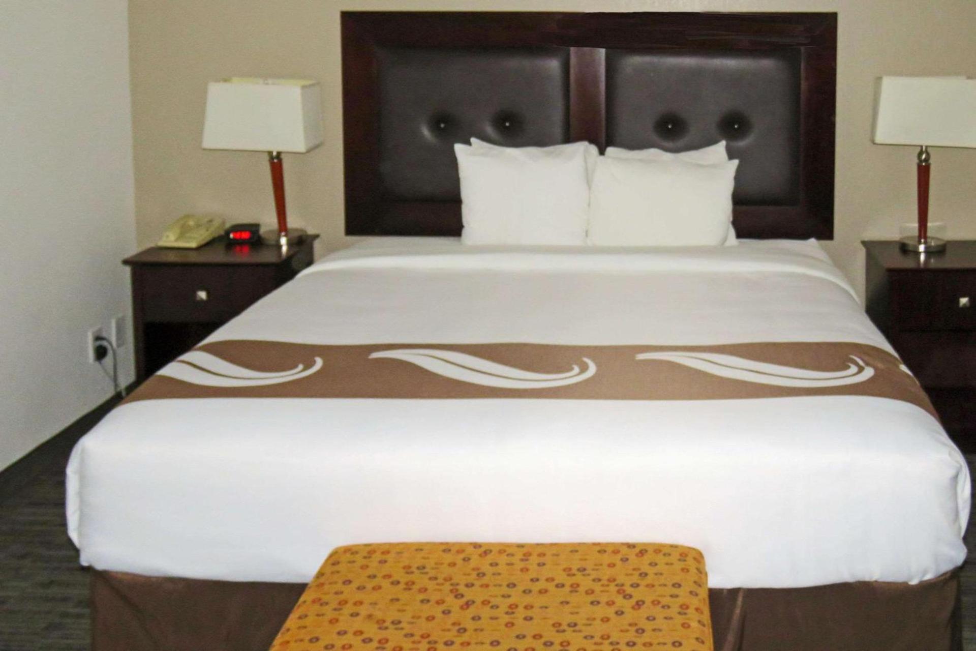 Quality Inn & Suites Everett photo 12