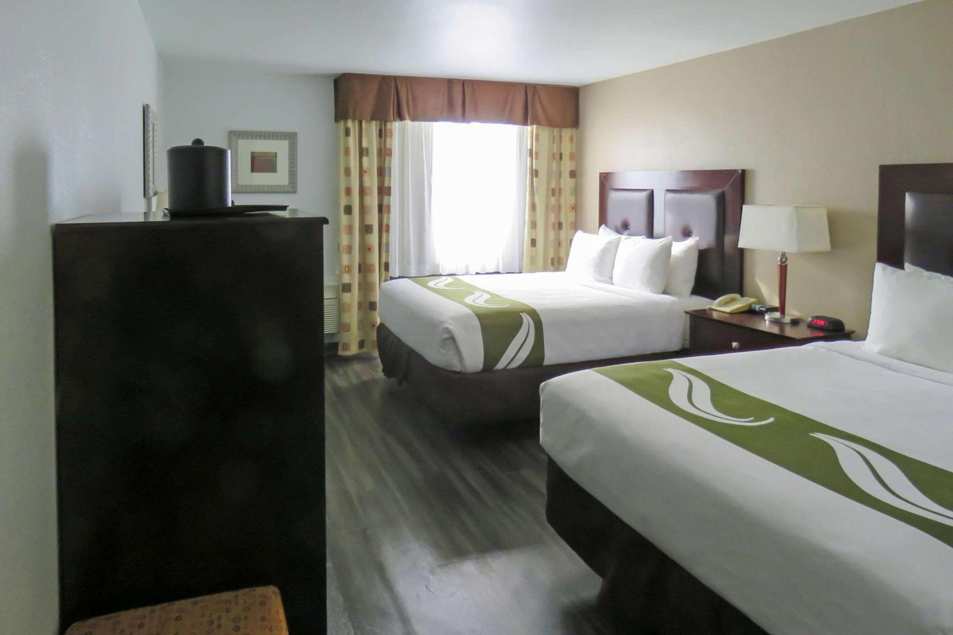 Quality Inn & Suites Everett photo 9