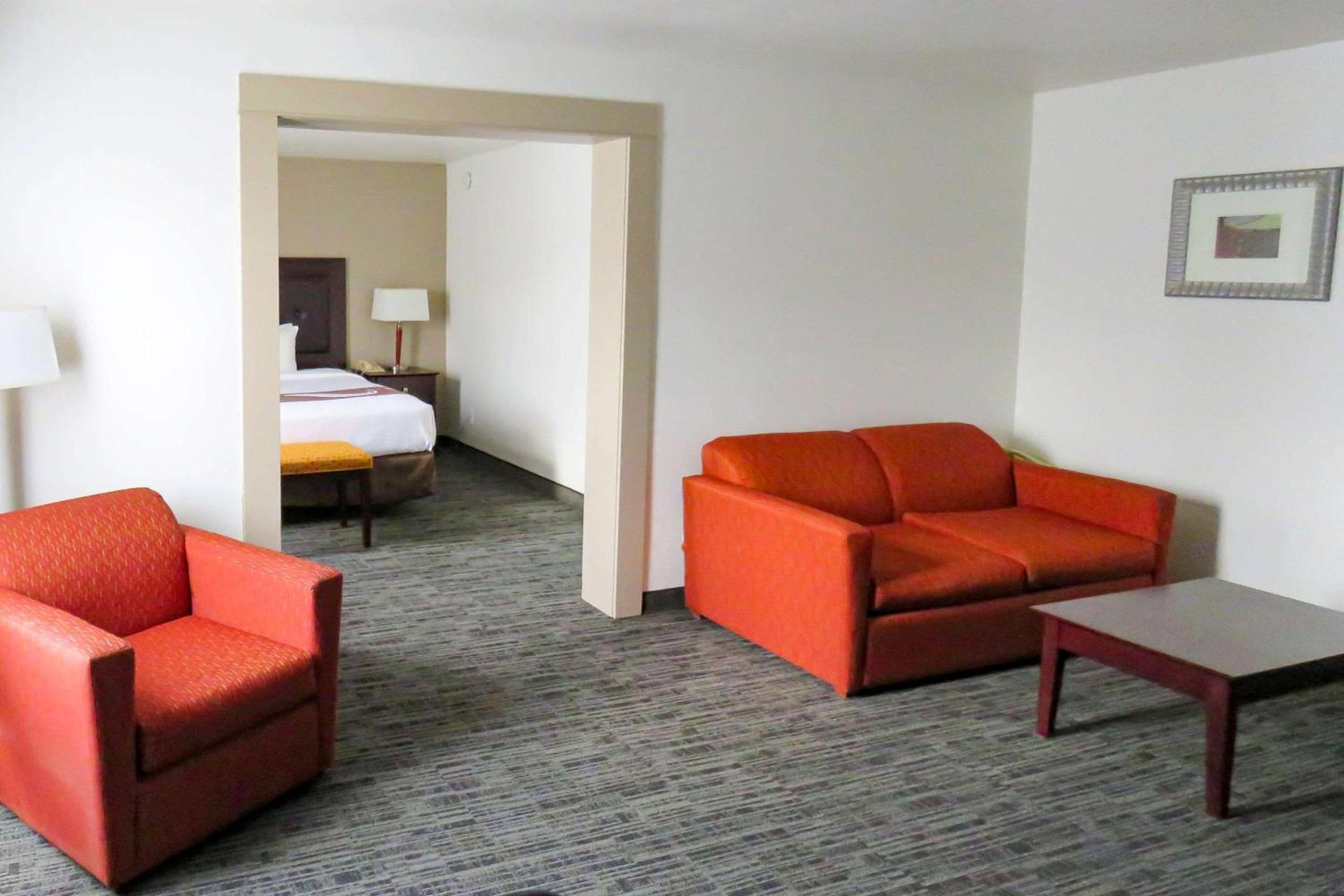 Quality Inn & Suites Everett photo 20