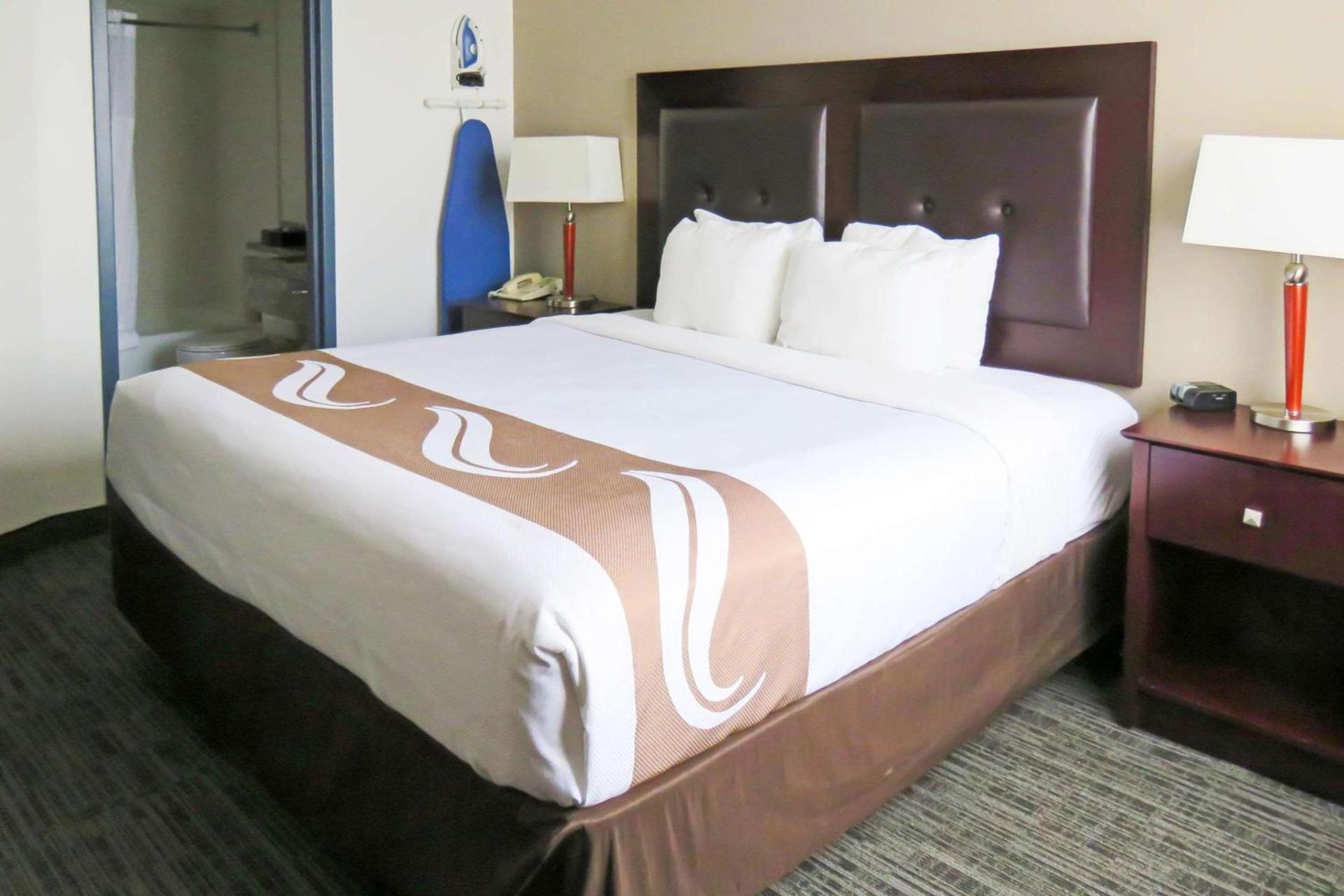 Quality Inn & Suites Everett photo 25