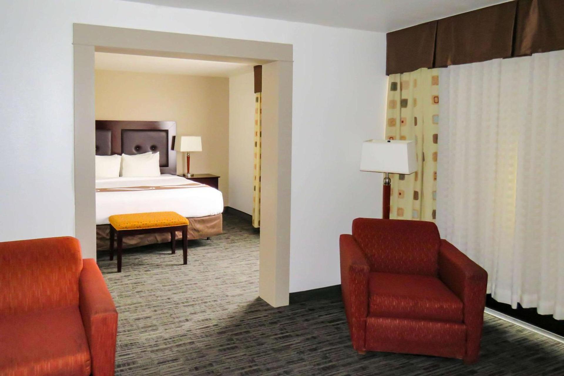Quality Inn & Suites Everett photo 23