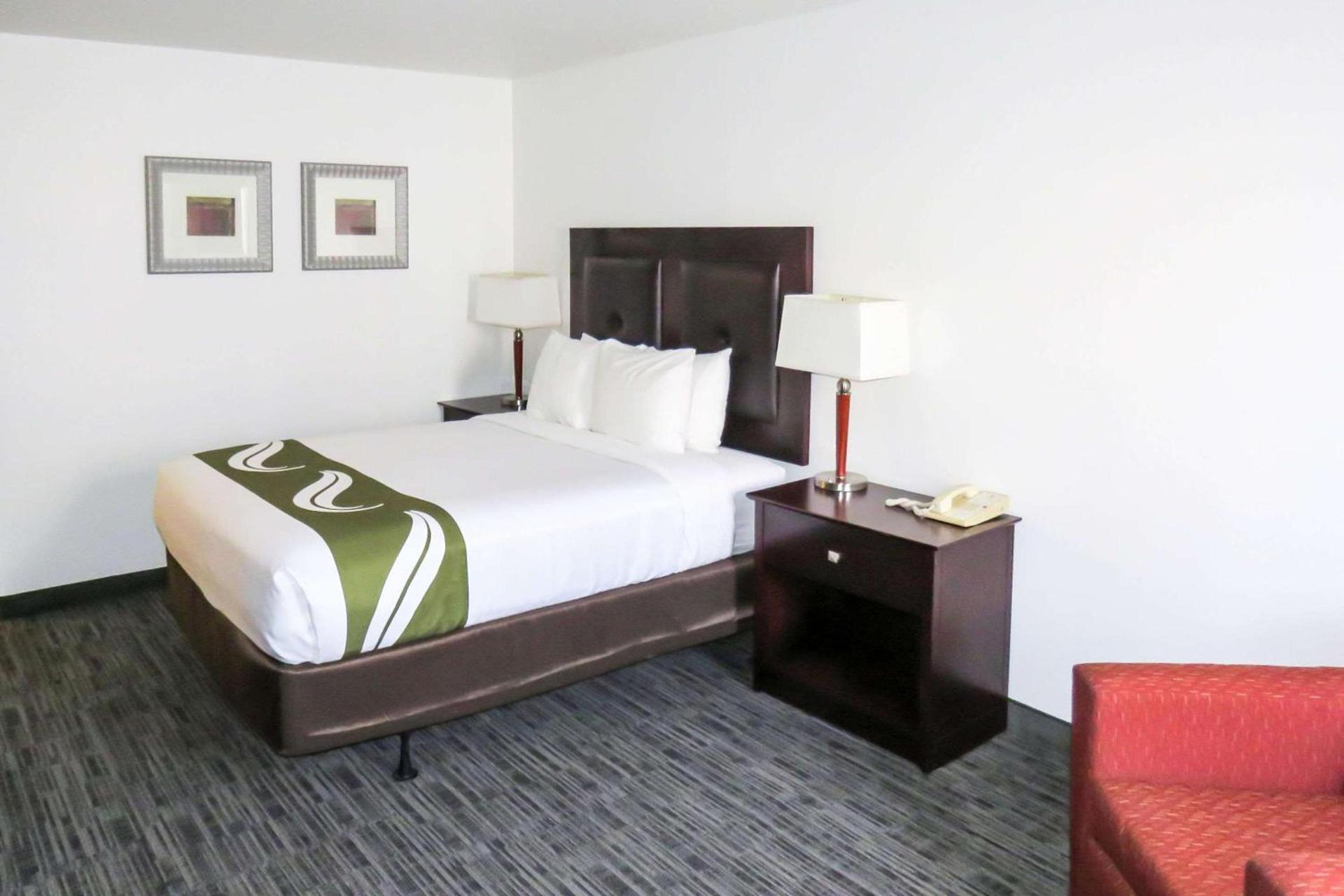 Quality Inn & Suites Everett photo 30