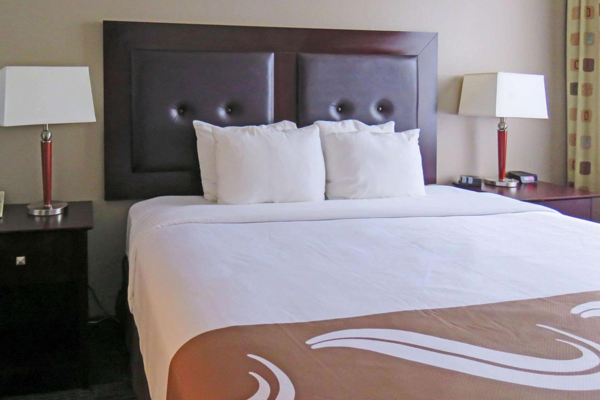 Quality Inn & Suites Everett photo 32