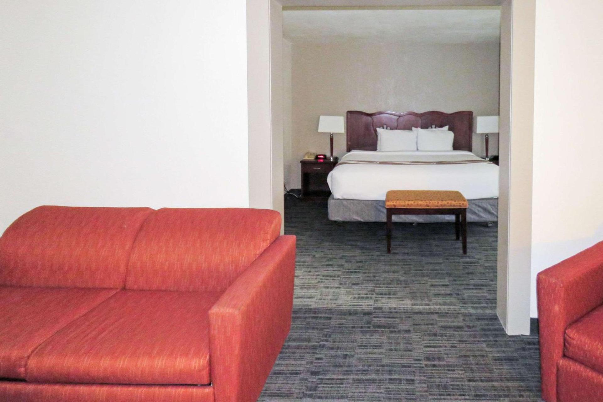 Quality Inn & Suites Everett photo 37