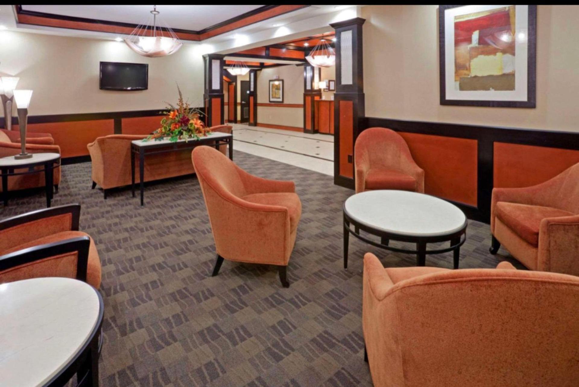 Comfort Inn & Suites Dallas Medical-Market Center photo 36