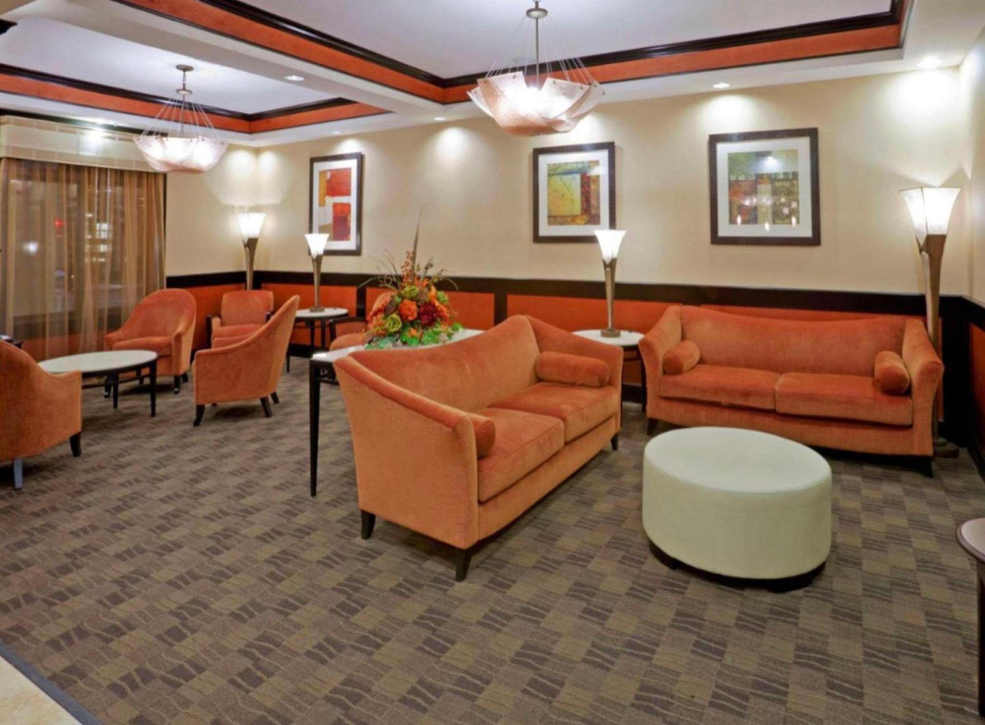 Comfort Inn & Suites Dallas Medical-Market Center photo 6