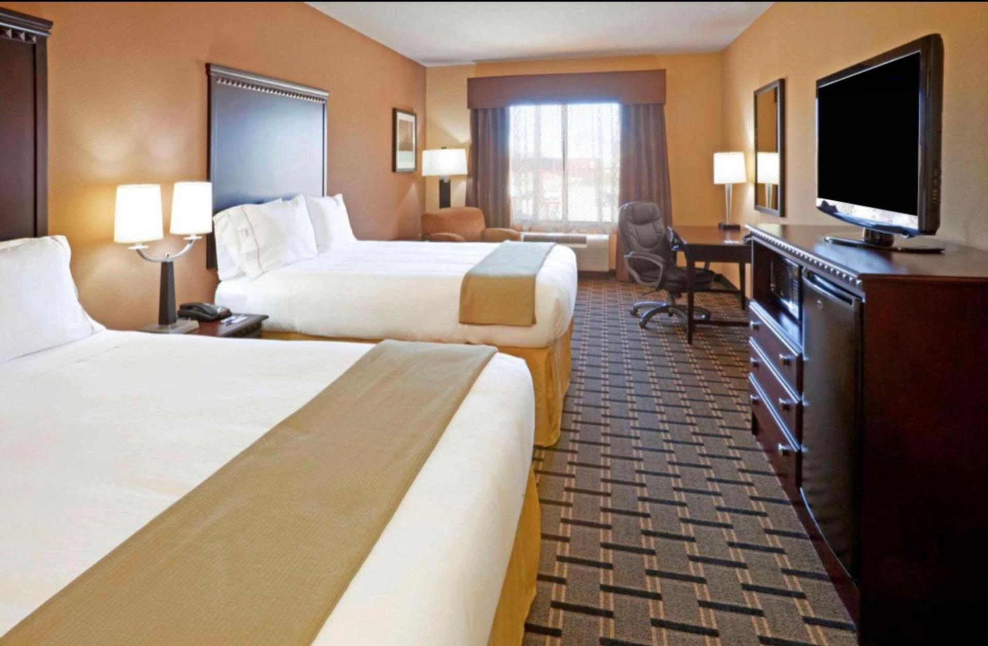 Comfort Inn & Suites Dallas Medical-Market Center photo 12